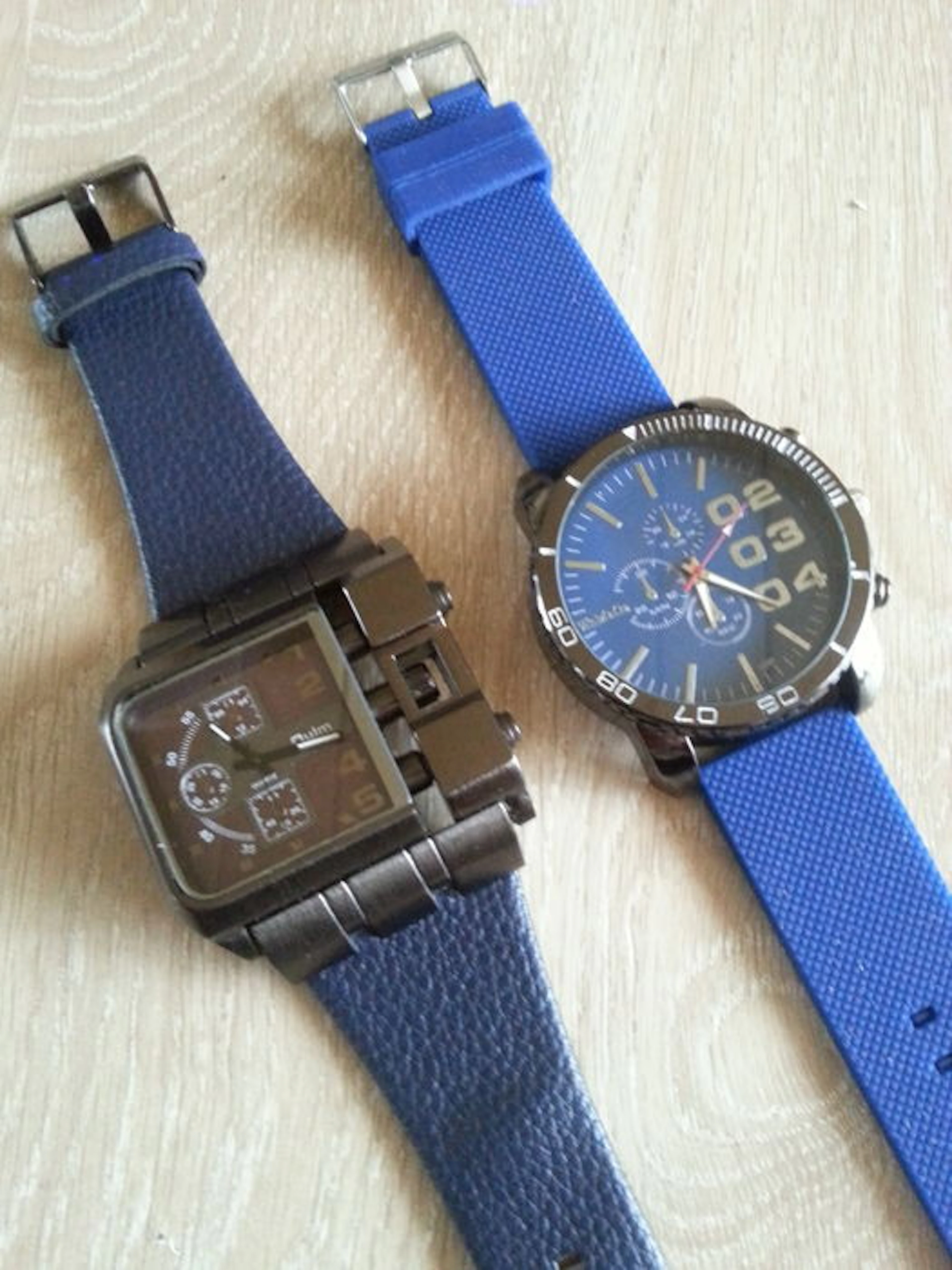Lot of 2 mens wristwatches (Oulm 3364 and WoMaGe) - 21st century