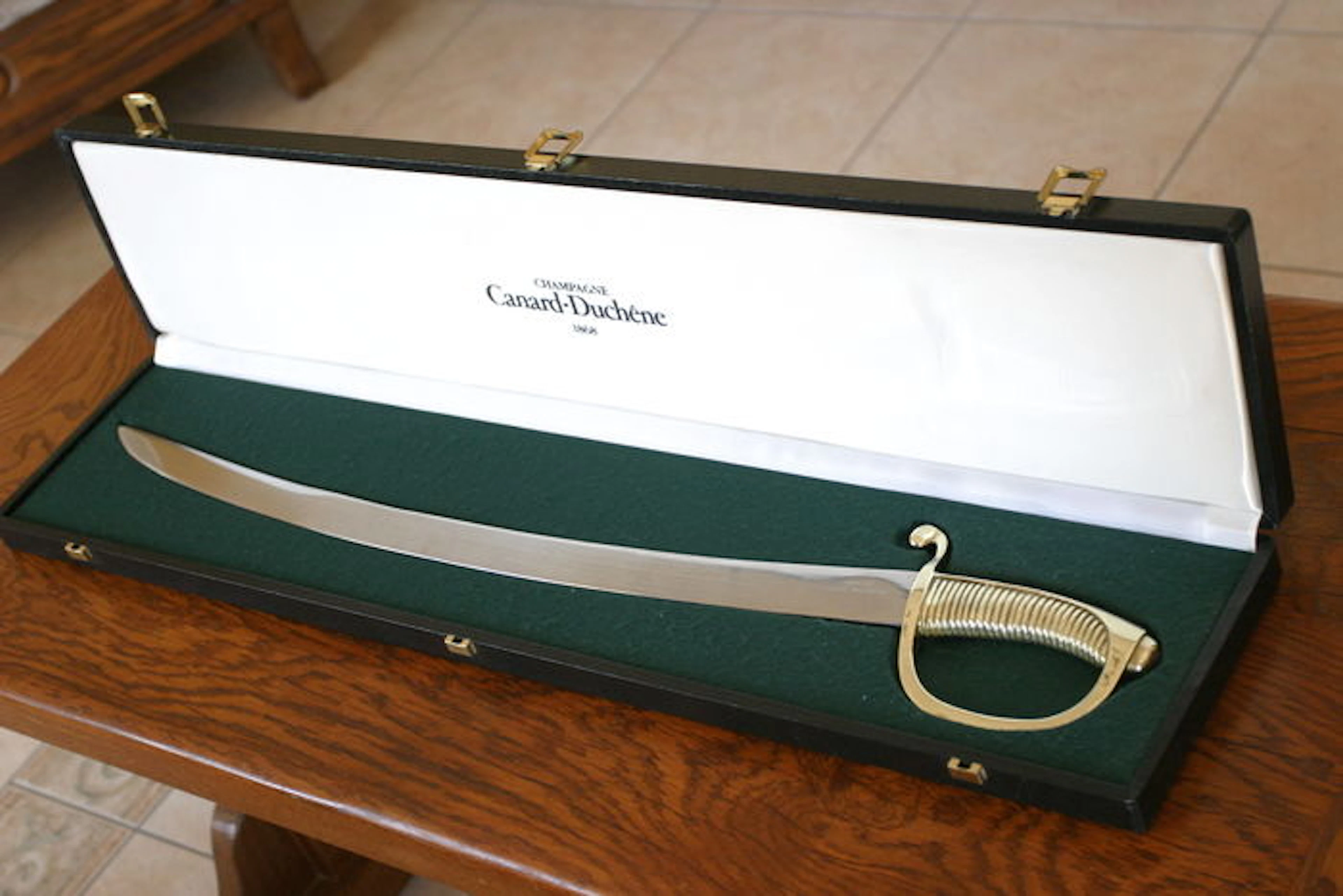 Canard Duchêne, Champagne Sabel in limited edition