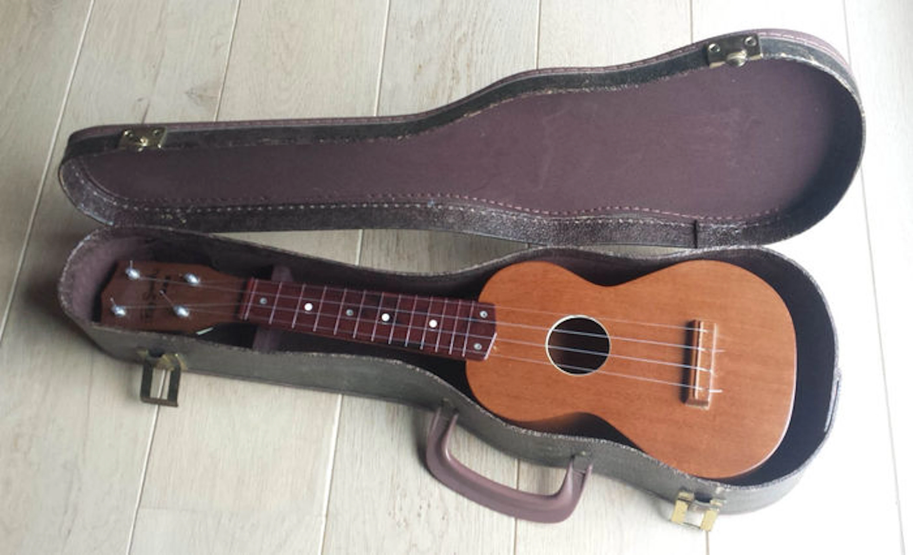 Vintage Roy Smeck Ukelele - the harmony company U.S.A