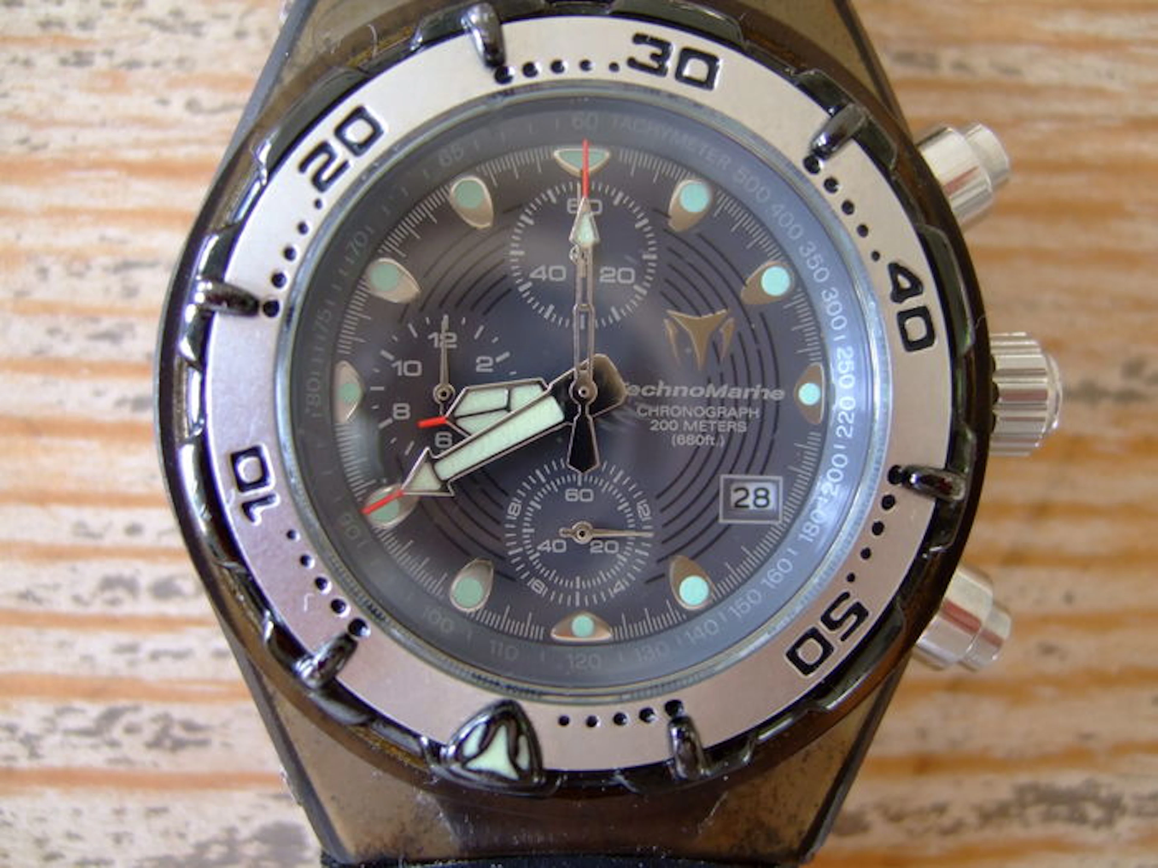 TECHNOMARINE CHRONOGRAPH MODEL SQUALE-SS03 -- Men's wristwatch