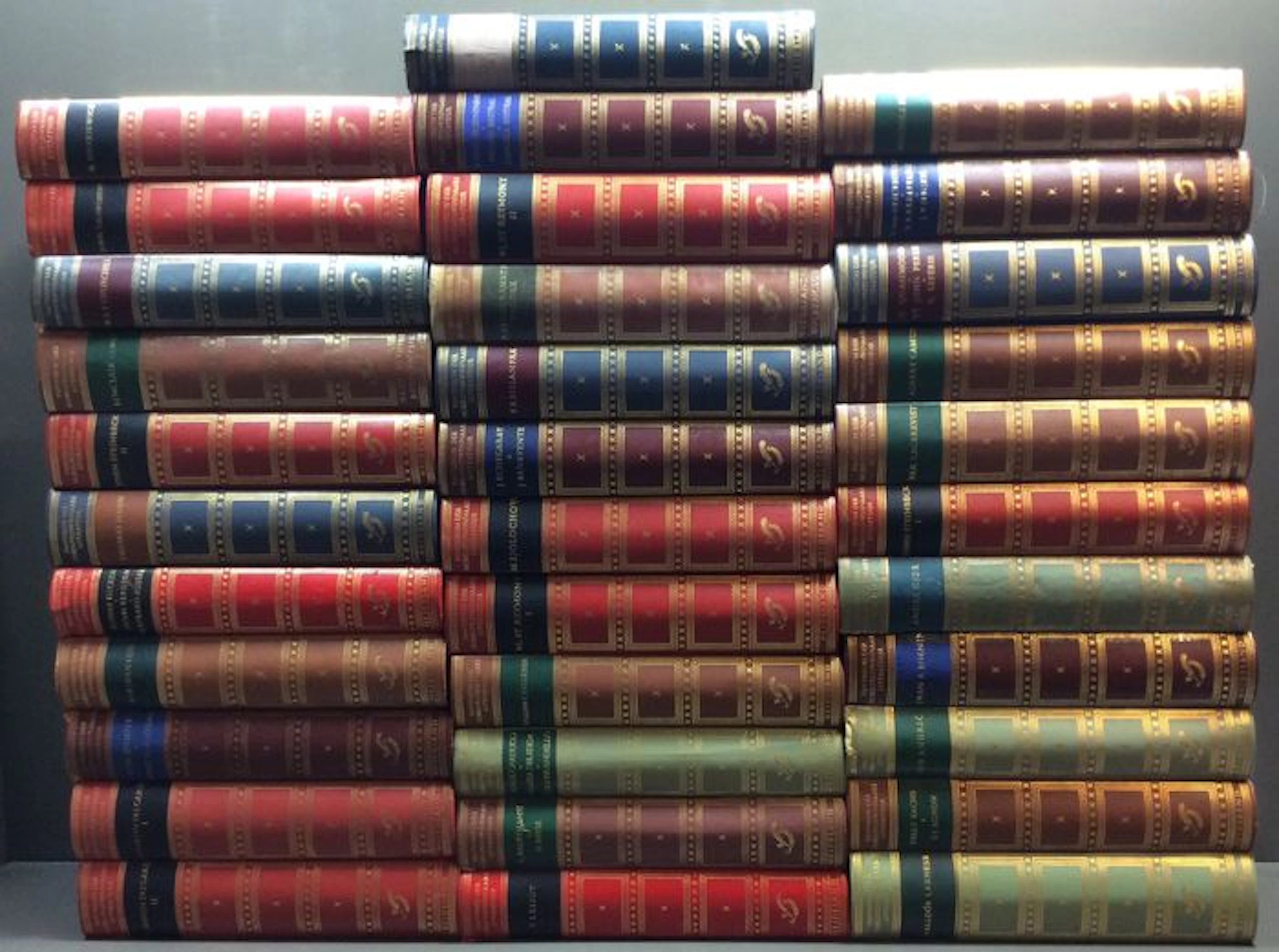 Literatuur; Pantheon der Nobelprijswinnaars Literatuur - afkomstig uit de bibliotheek van Eriek Verpale - 34 delen - jaren '60