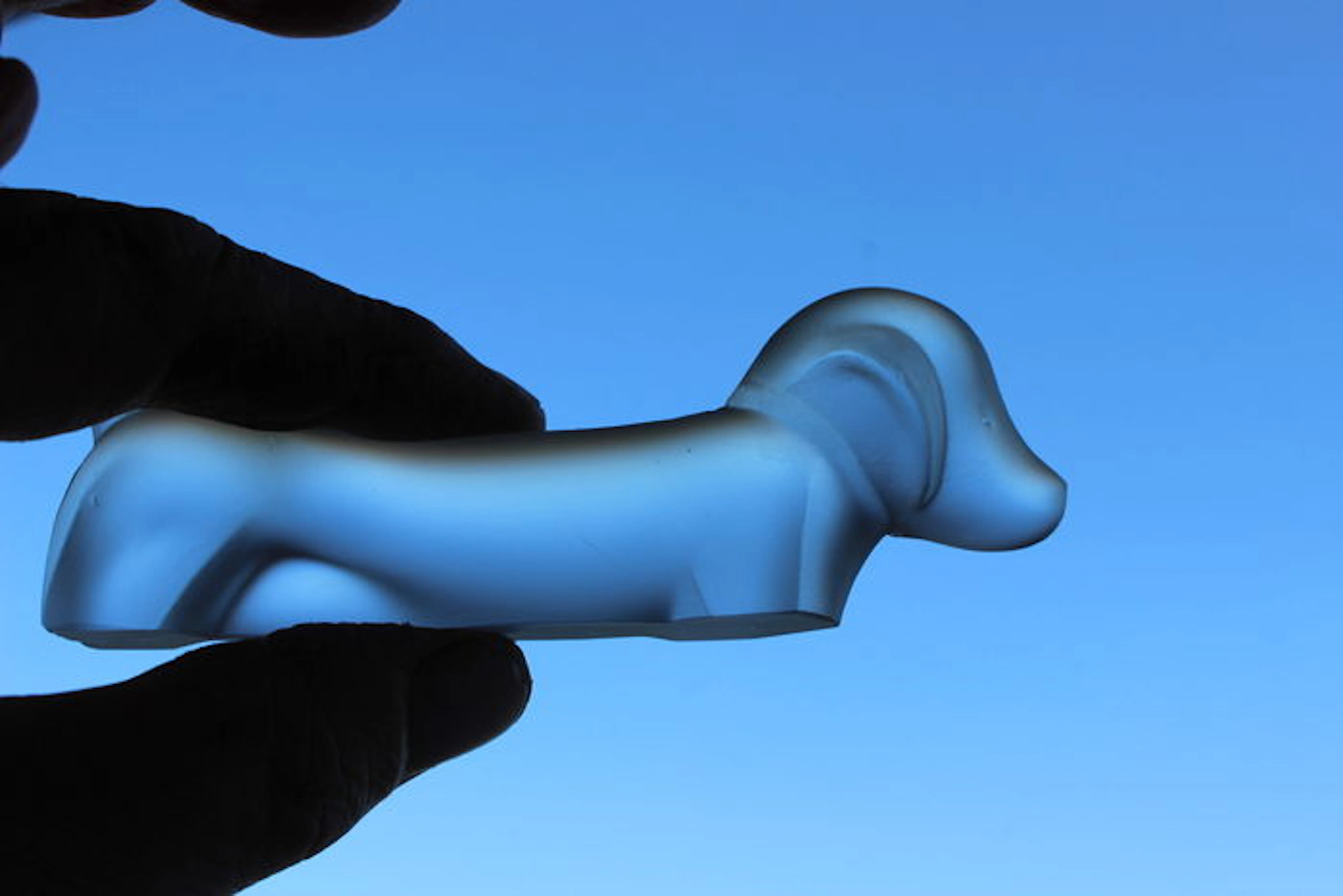 Lucienne Bloch, Leerdam - pressed glass satined dachshund