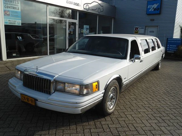 Lincoln Town Car - 1993
