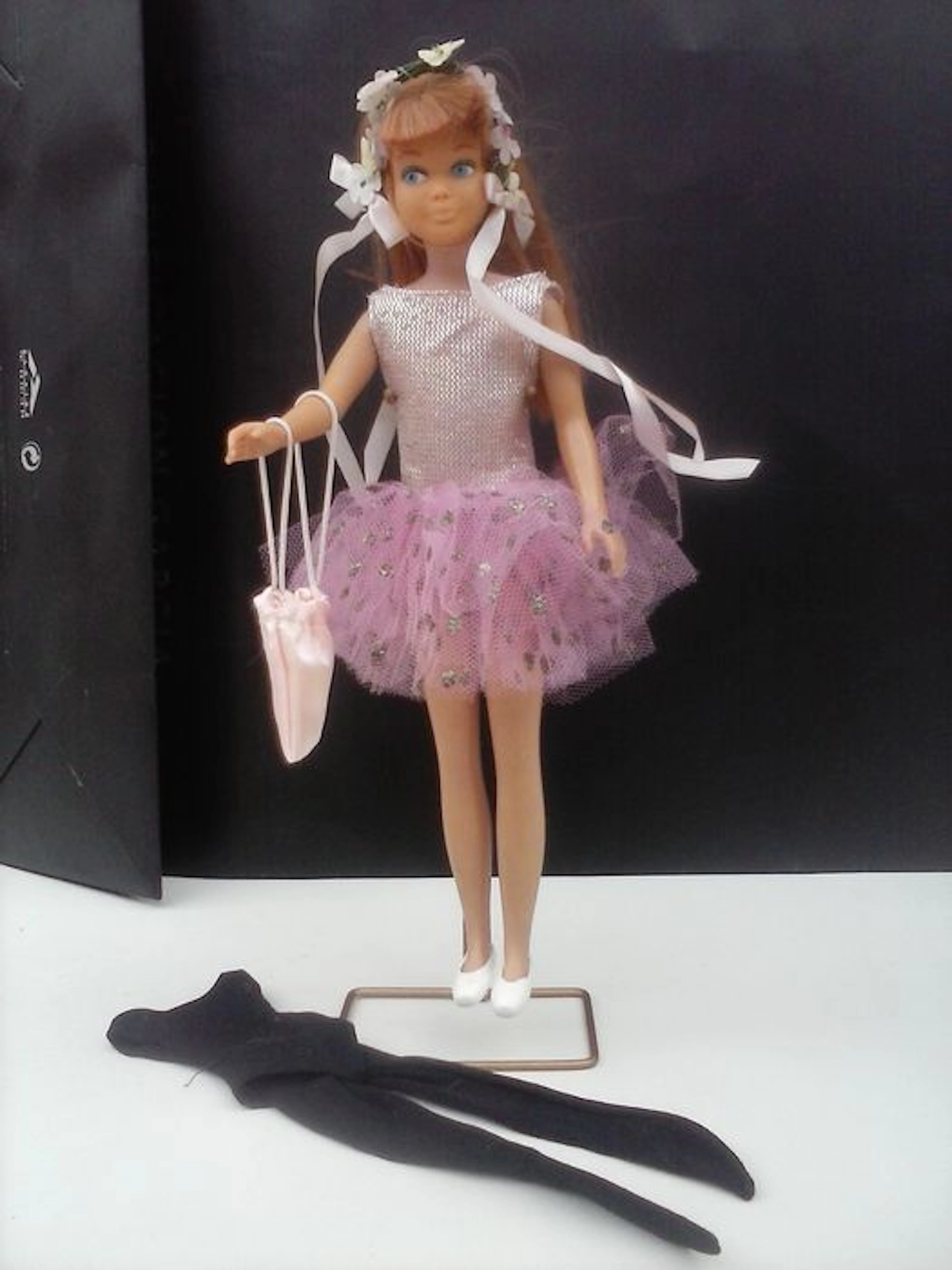 Skipper - with 6 outfits - Ballet Class - Red Sensation - Dream Time - Party Pink - Silk'n Fancy - Schooldays.
