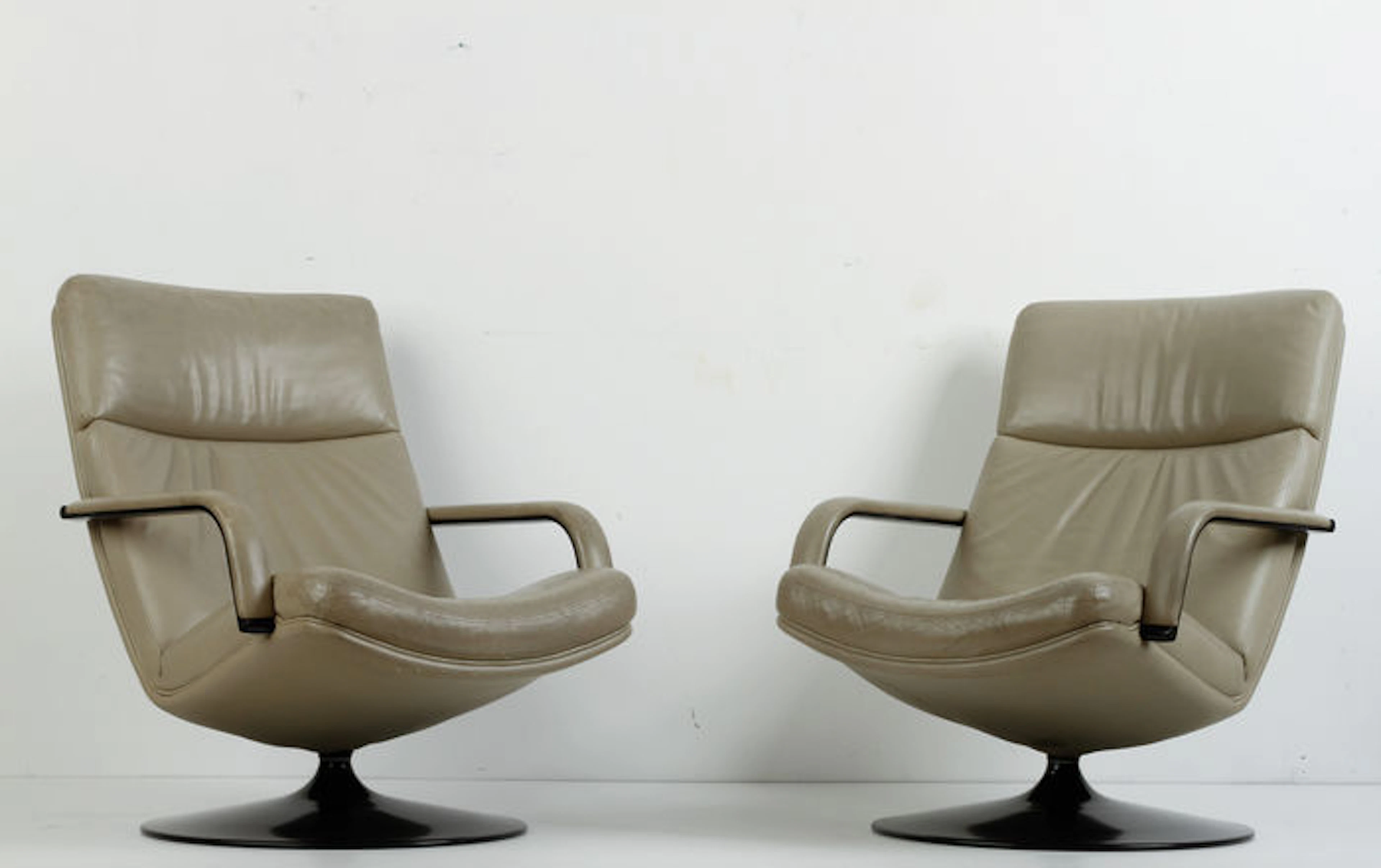 Geoffrey Harcourt voor Artifort - 2 leren fauteuils F142