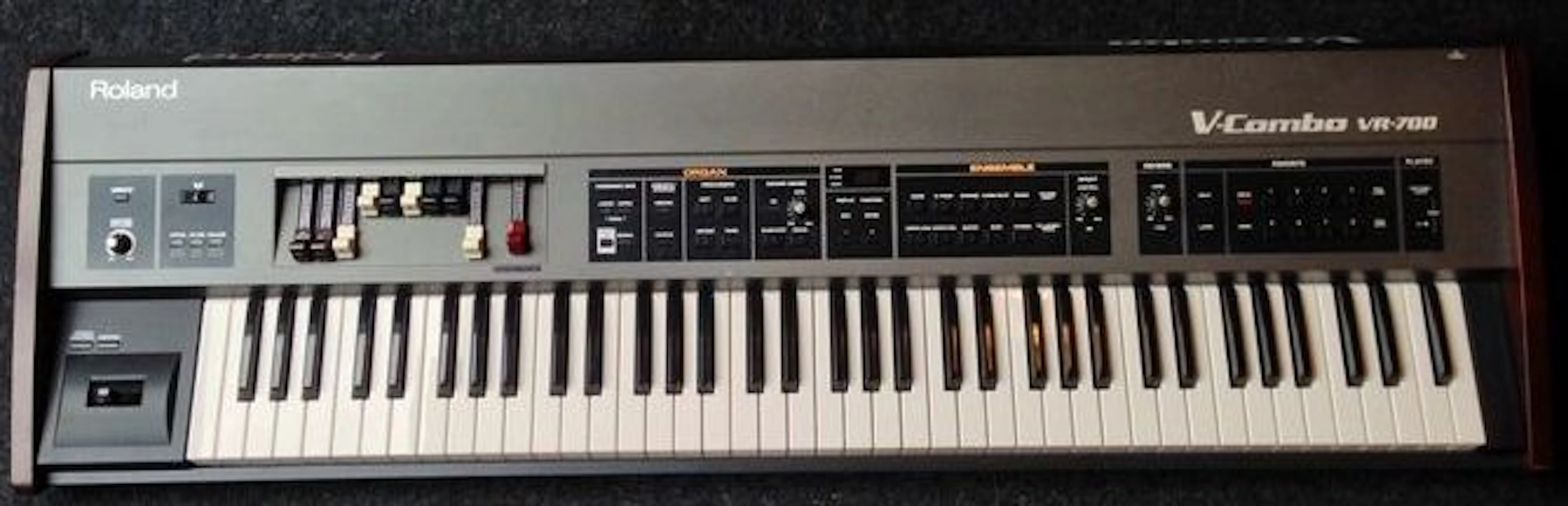 Roland V-Combo VR-700 Synth, Organ, Piano 76 keys