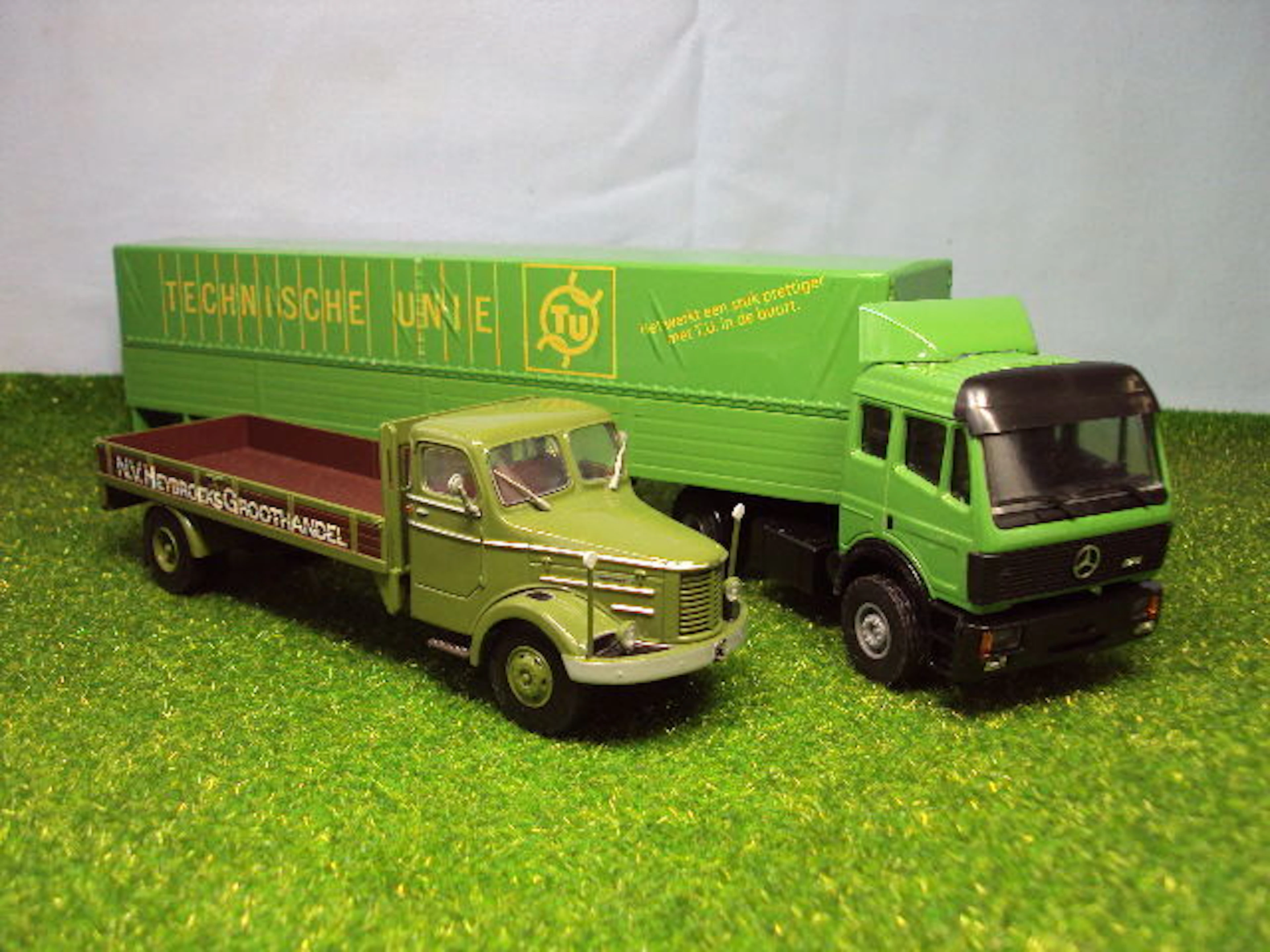 Lion Toys - Schaal 1/50 - Kromhout en Mercedes-Benz van "Technische Unie, voorheen Heybroek"