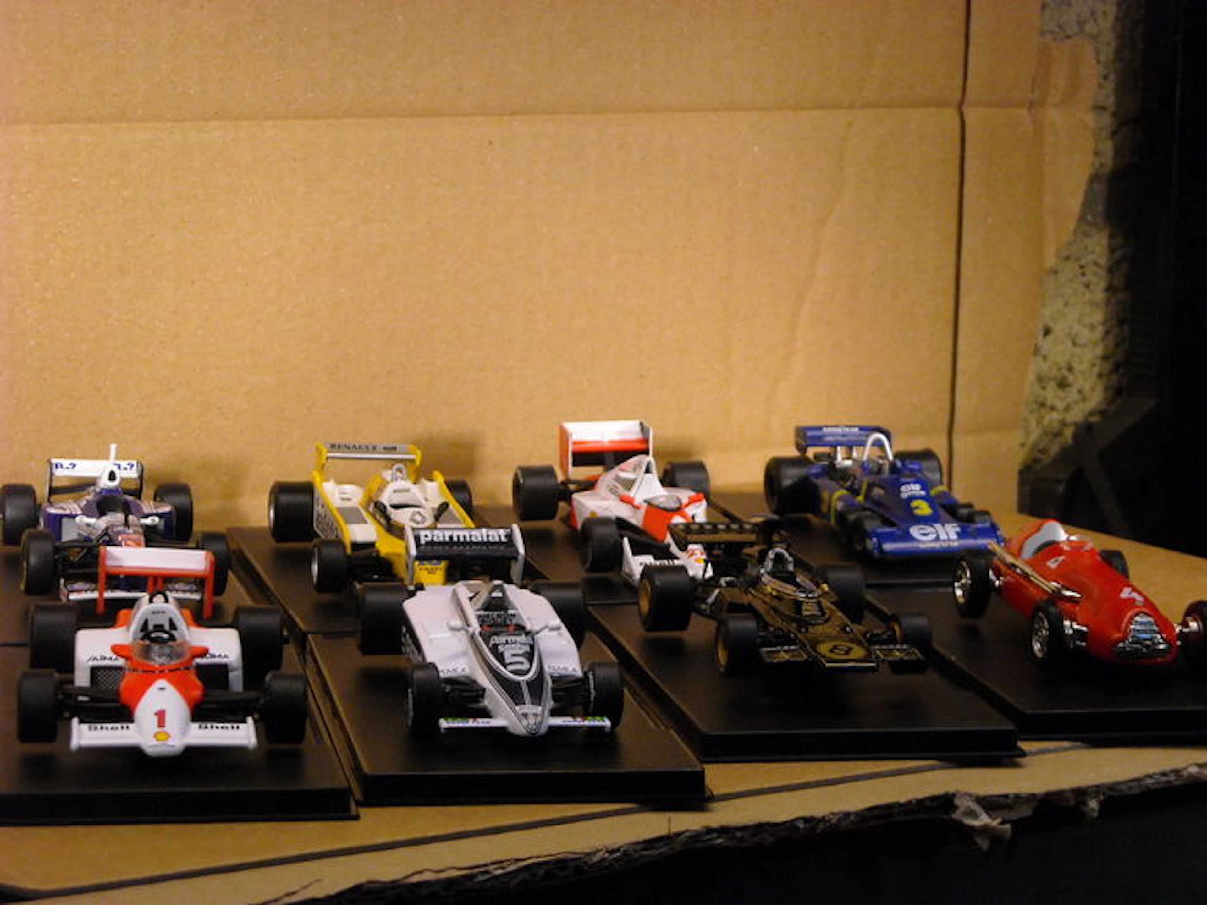 Ixo - Schaal 1/43 - Kavel met 8 verschillende F1 Racewagens: McLaren, Brabham, Tyrrell, Lotus, Williams, Alfa en Renault