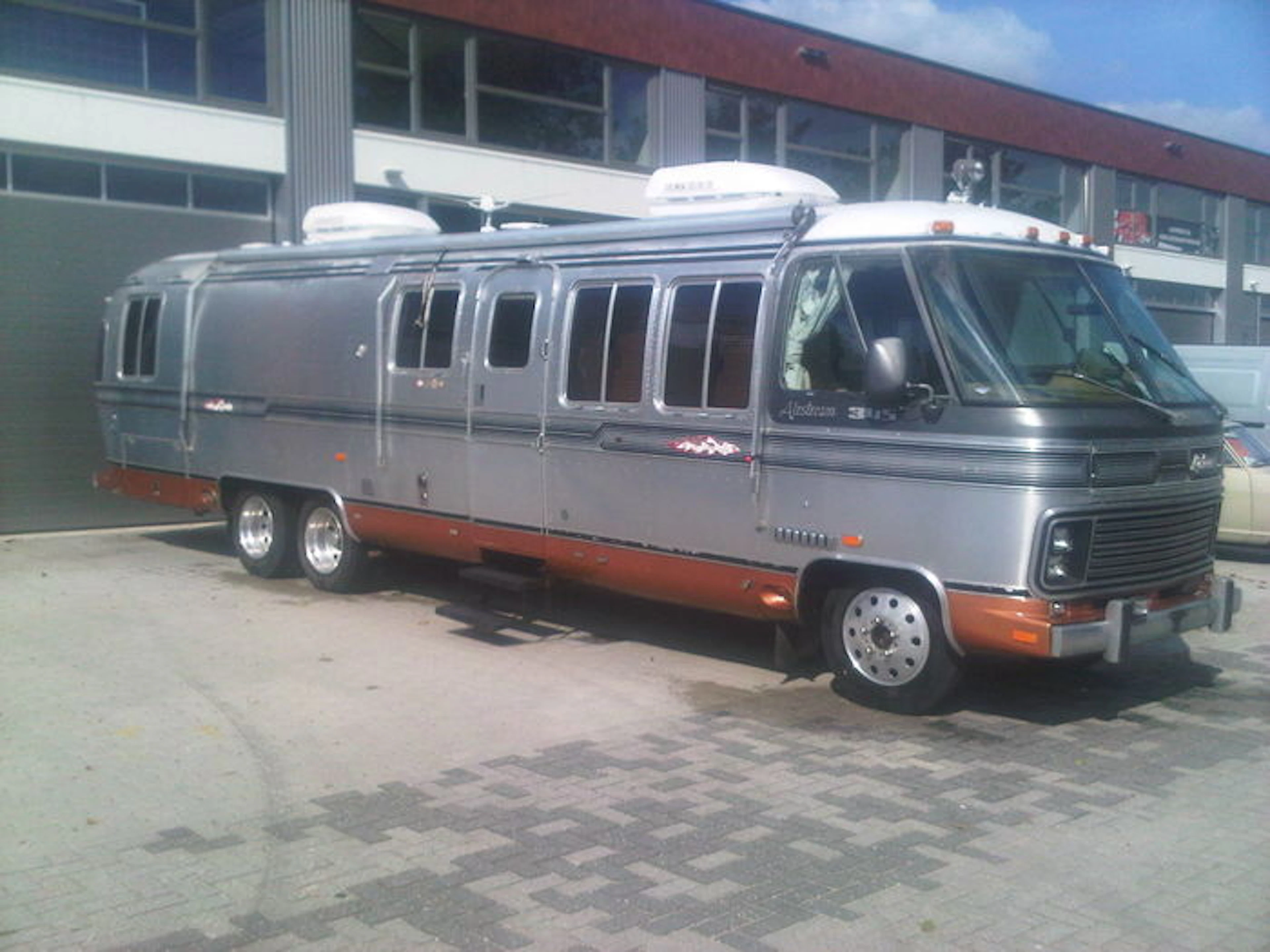 Airstream 345 motorhome - 1987