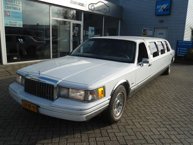 Lincoln Town Car - 1993