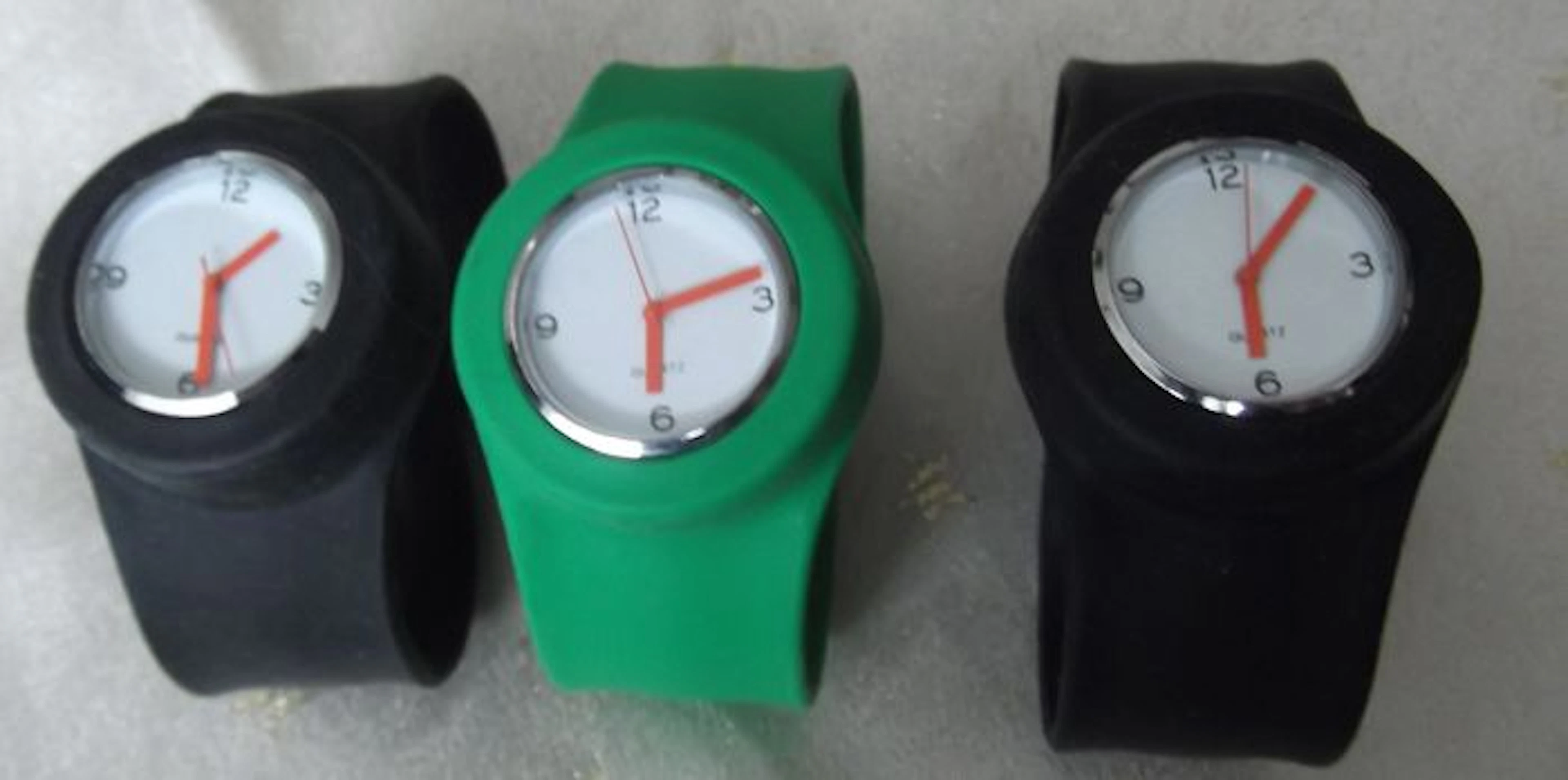 Quartz horloges lot van 33 horloges- - divers materiaal