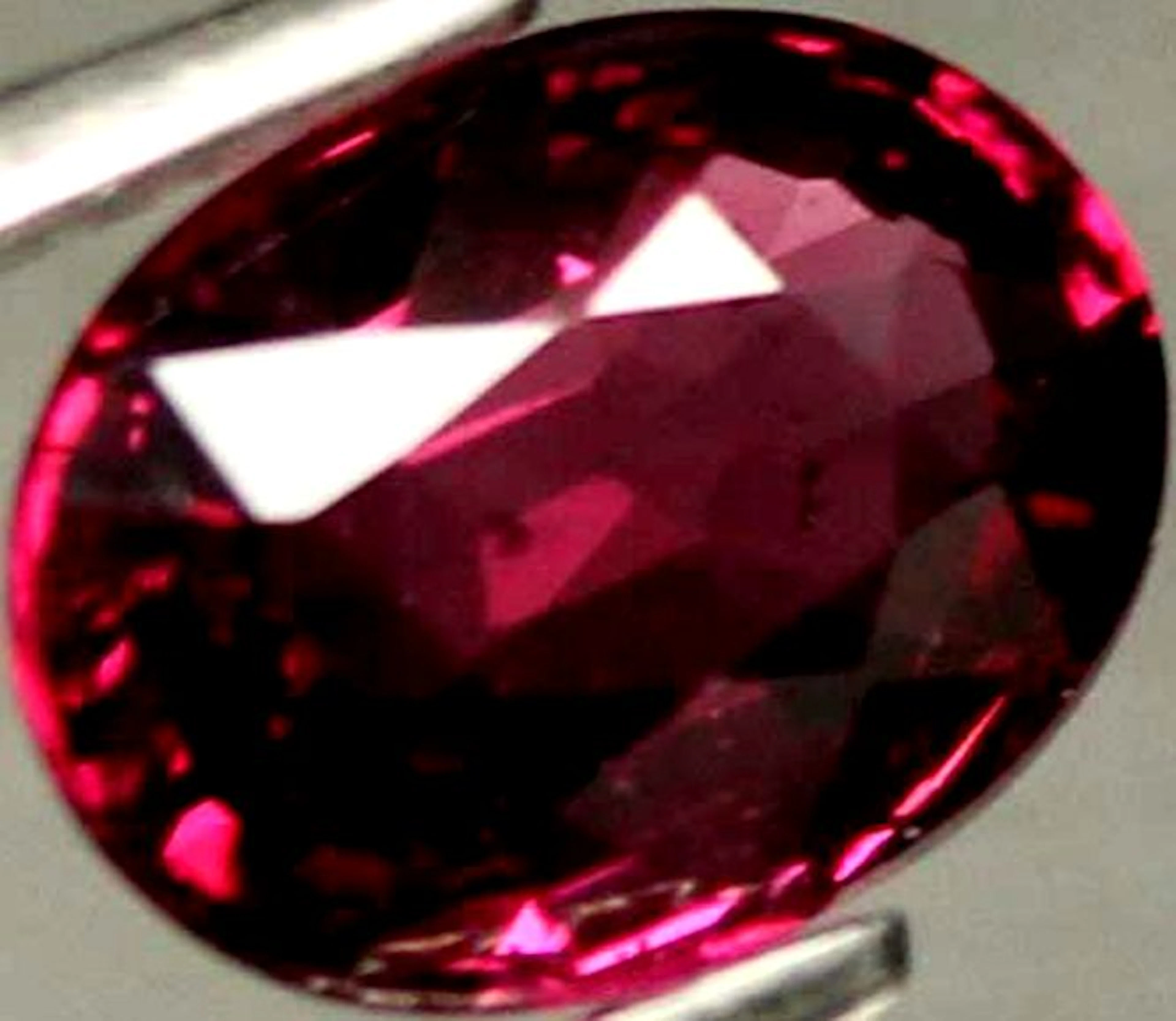 Rhodoliet van 1,7 karaat