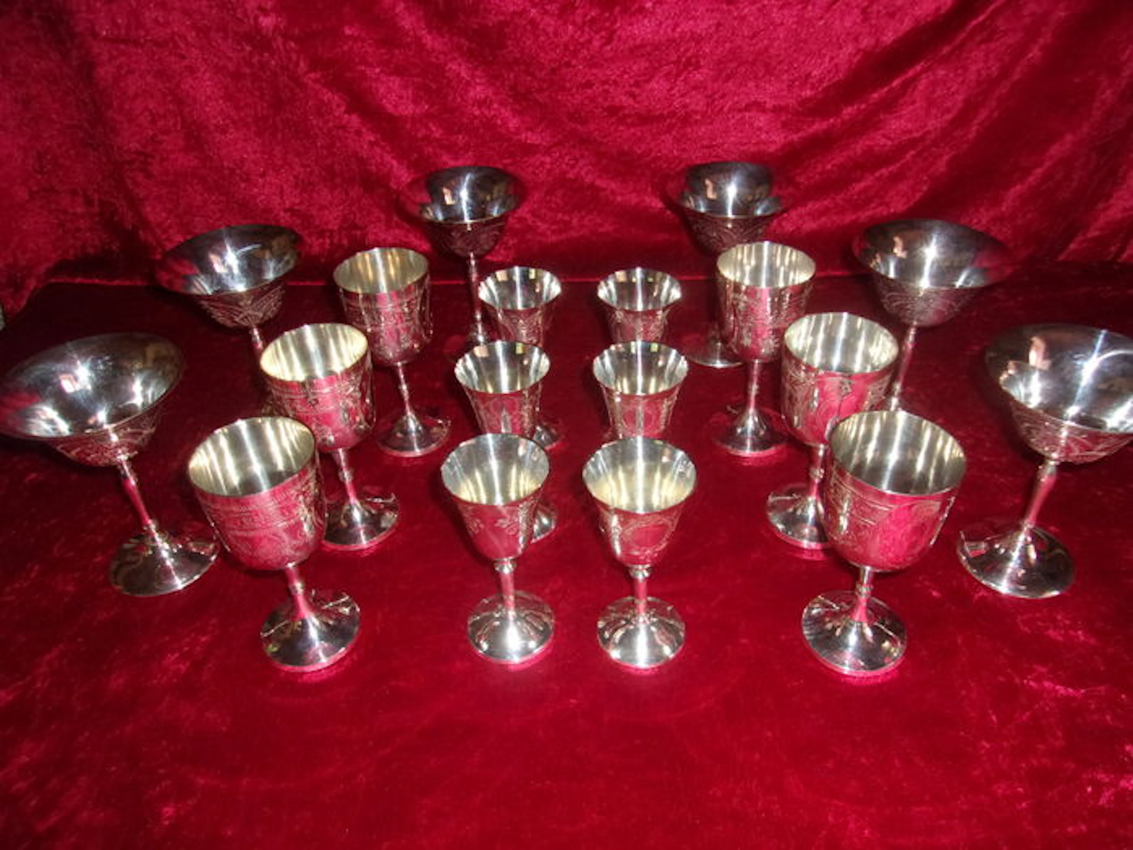 Pretty Cups Set of 18 Silver Nickel. Hallmark e.p.n.s. NEW COMPLETELY.