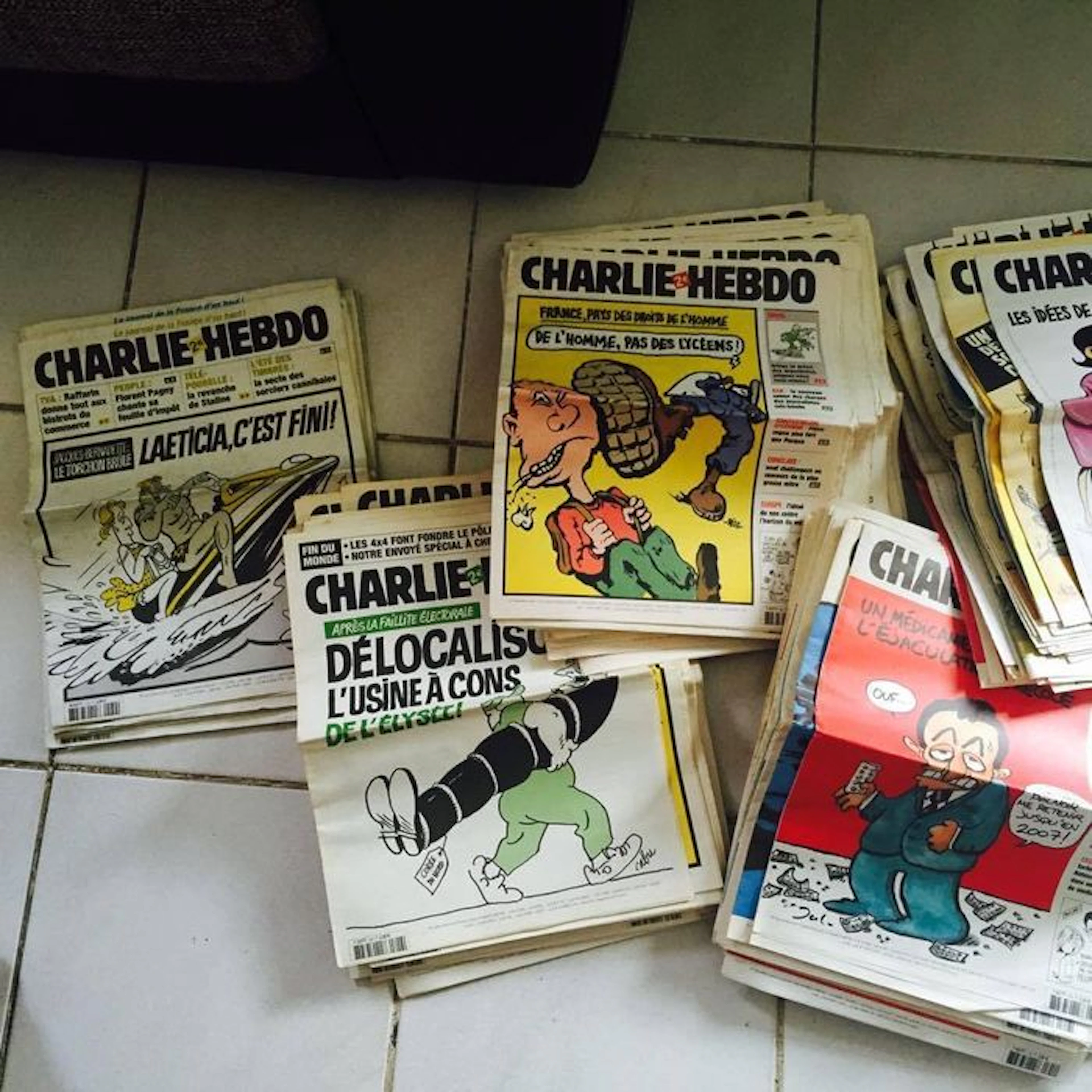 lot Magazines; Charlie Hebdo - 208 nummers - 2004-2009