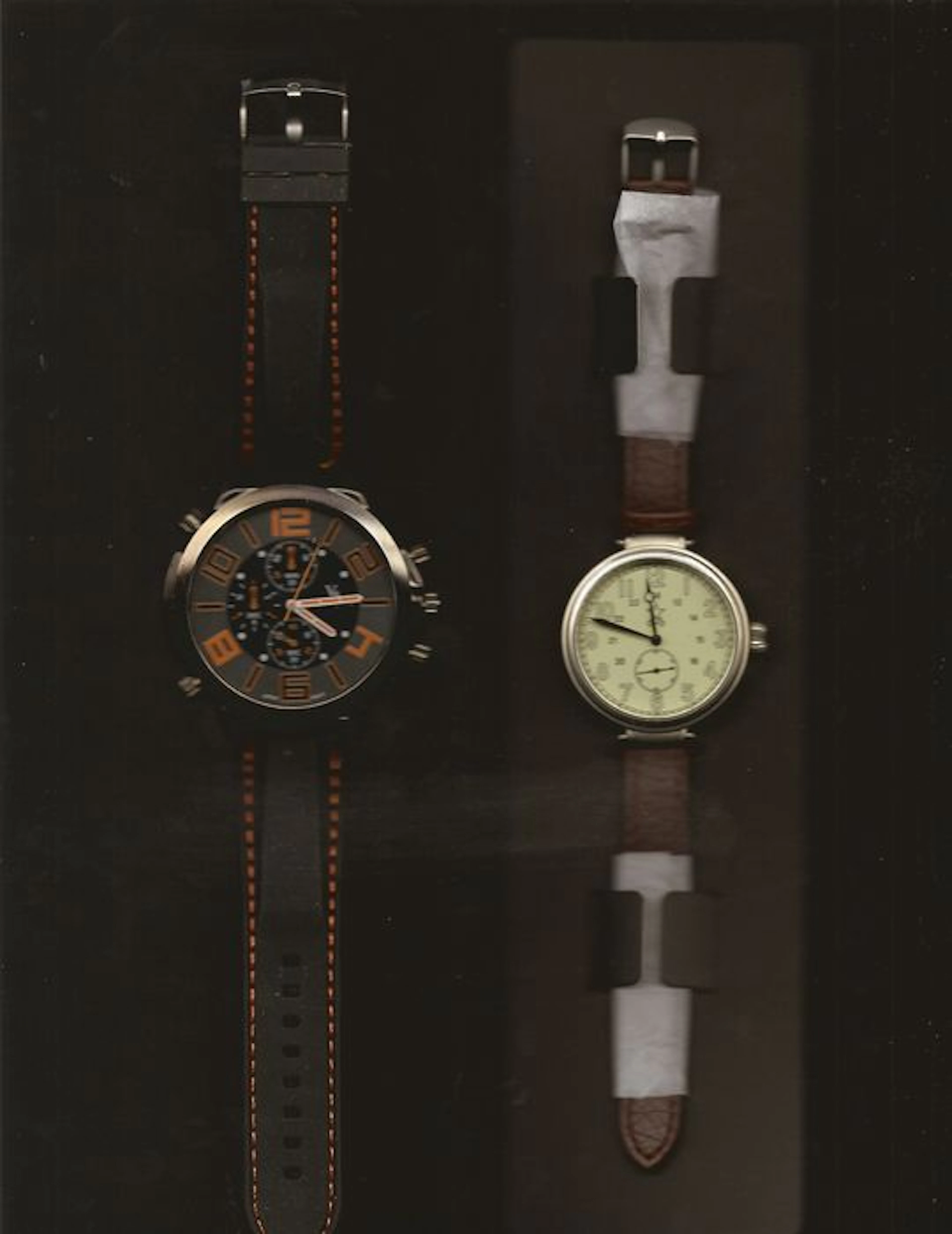 Lot of 2 wrist watches (Ladies pilot watch, Russian copy from W.W. II + men's wrist watch)