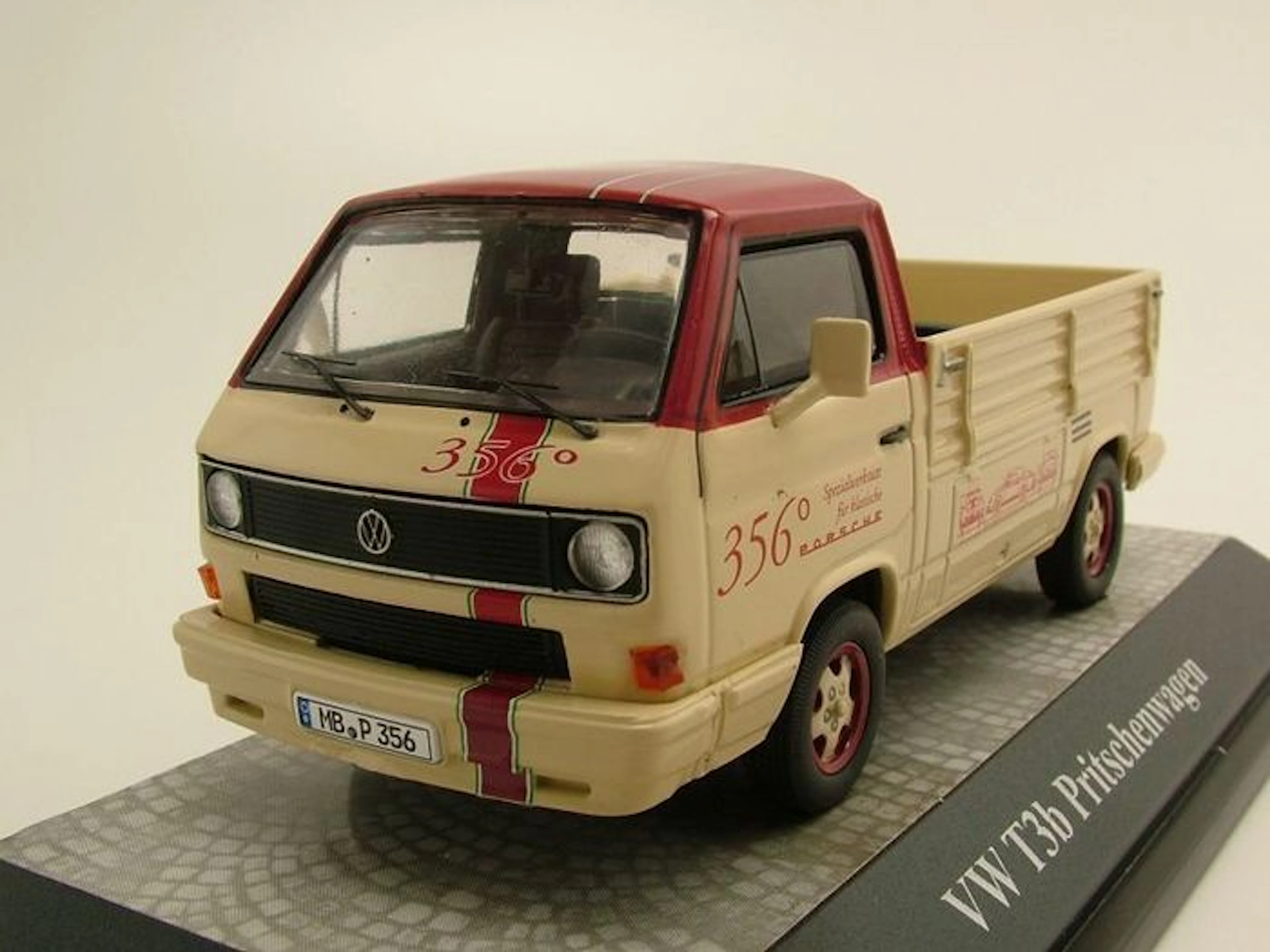 Premium ClassiXXs - Schaal 1/43 - Volkswagen VW T3 Porsche 356' werkstatt