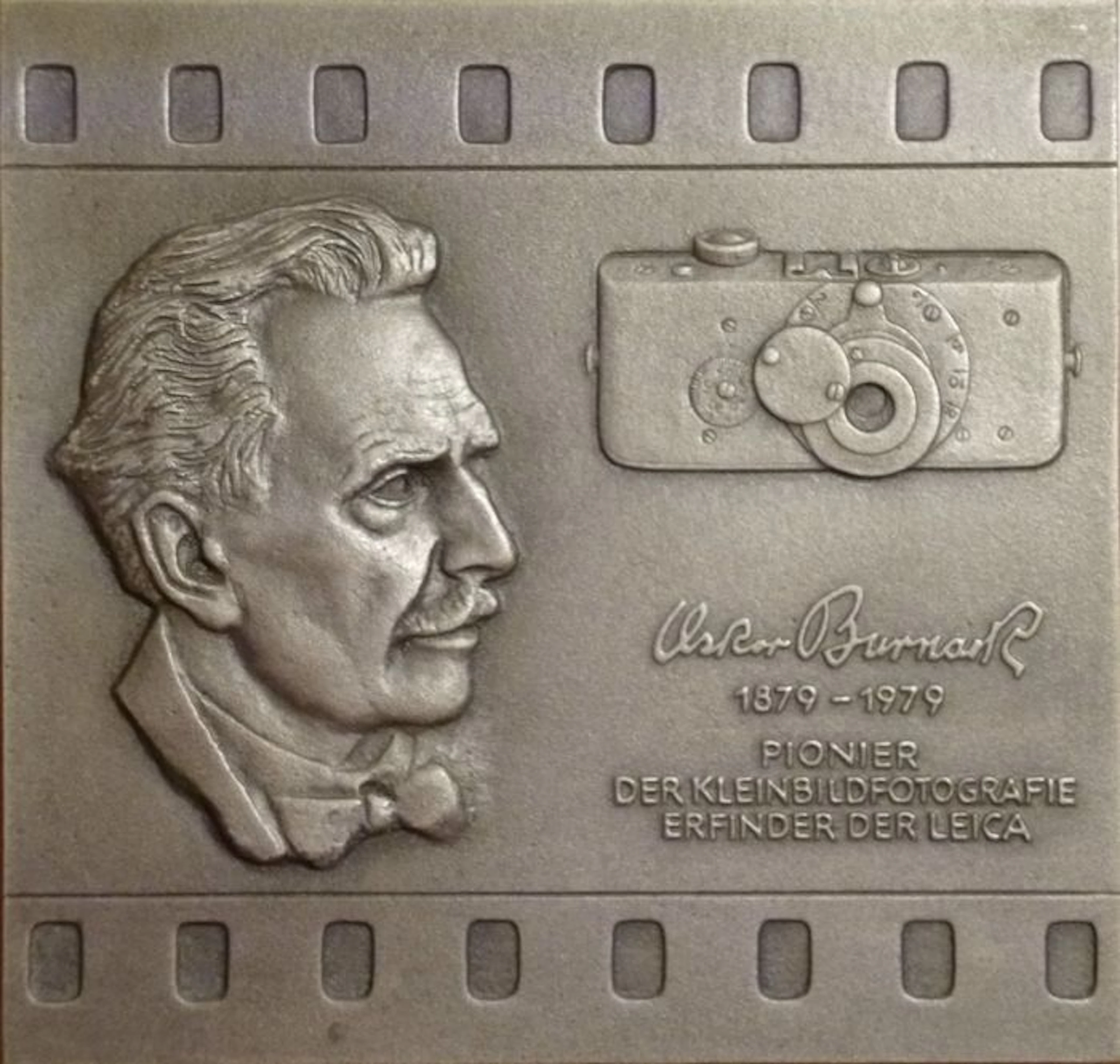 Commemoration plaque 100th birthday Oscar Barnack