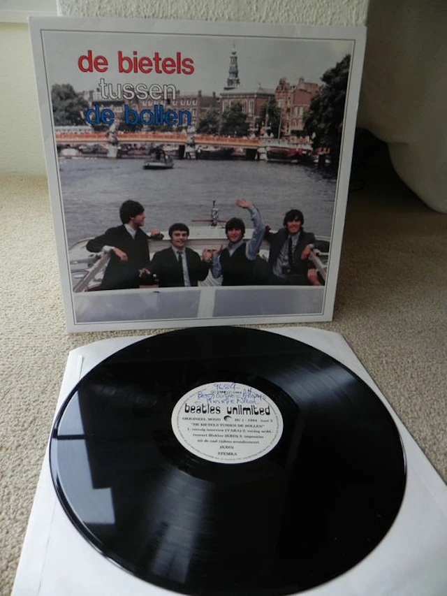 The Beatles - Fanclub LP - The Bietels tussen de Bollen (signed by Jimmy Nichol, 1st drummer, in 1984)