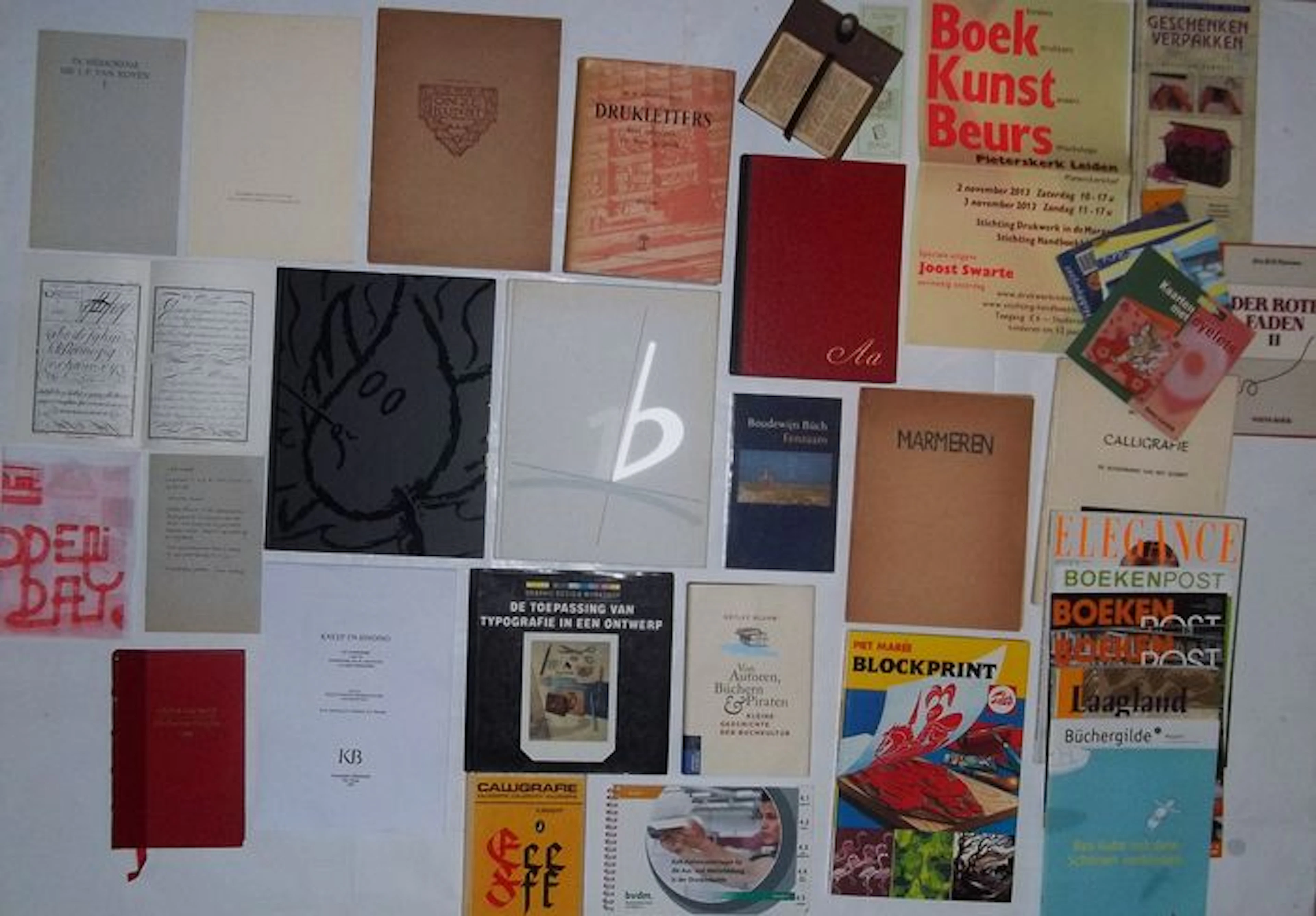 Boekwetenschap; Lot met 34 gevarieerde boeken + 1 devotie-boekopject - 1913 / 2015