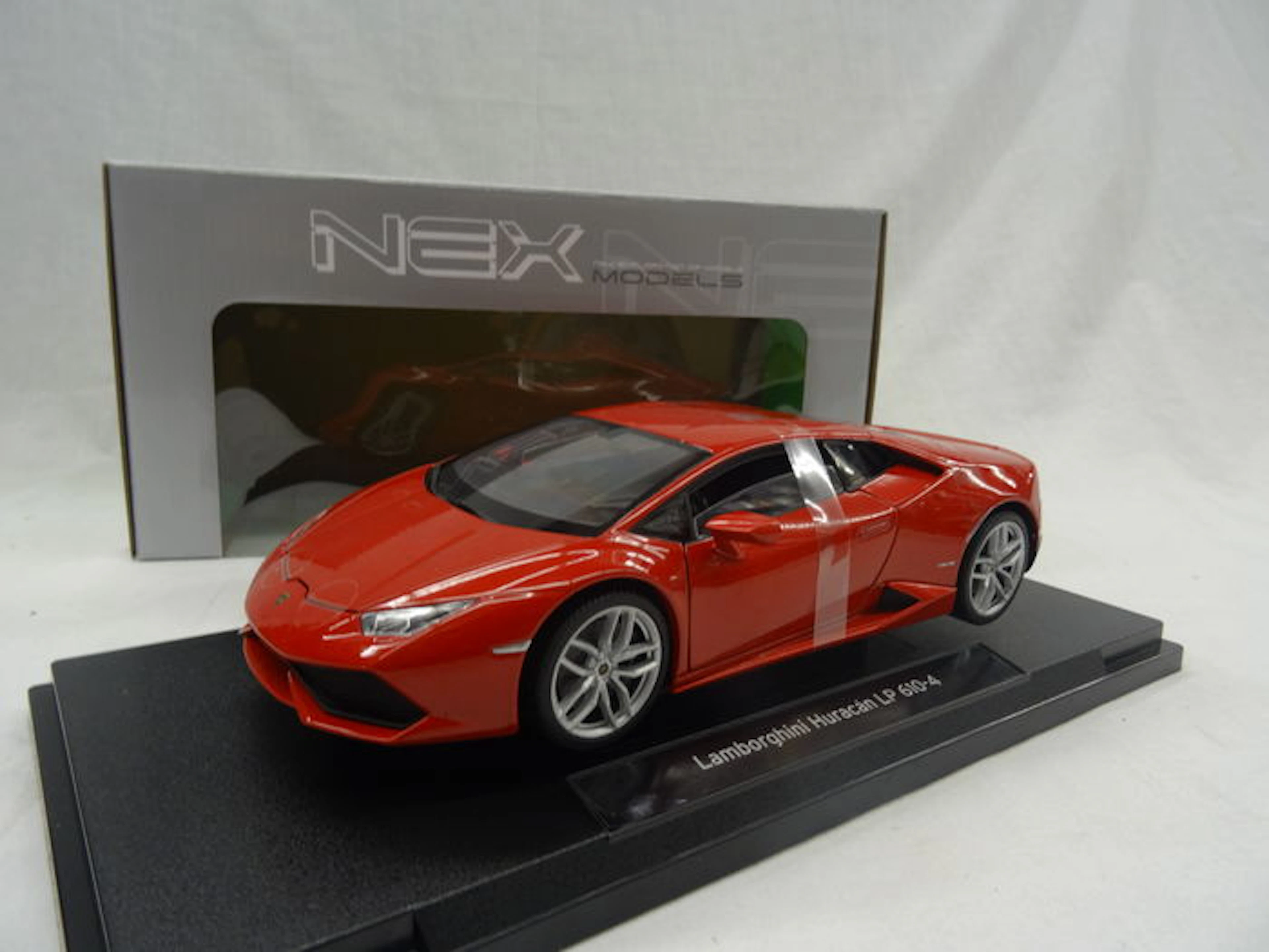 Welly Nex - Schaal 1/18 - Lamborghini Huracán LP 610-4 Rood