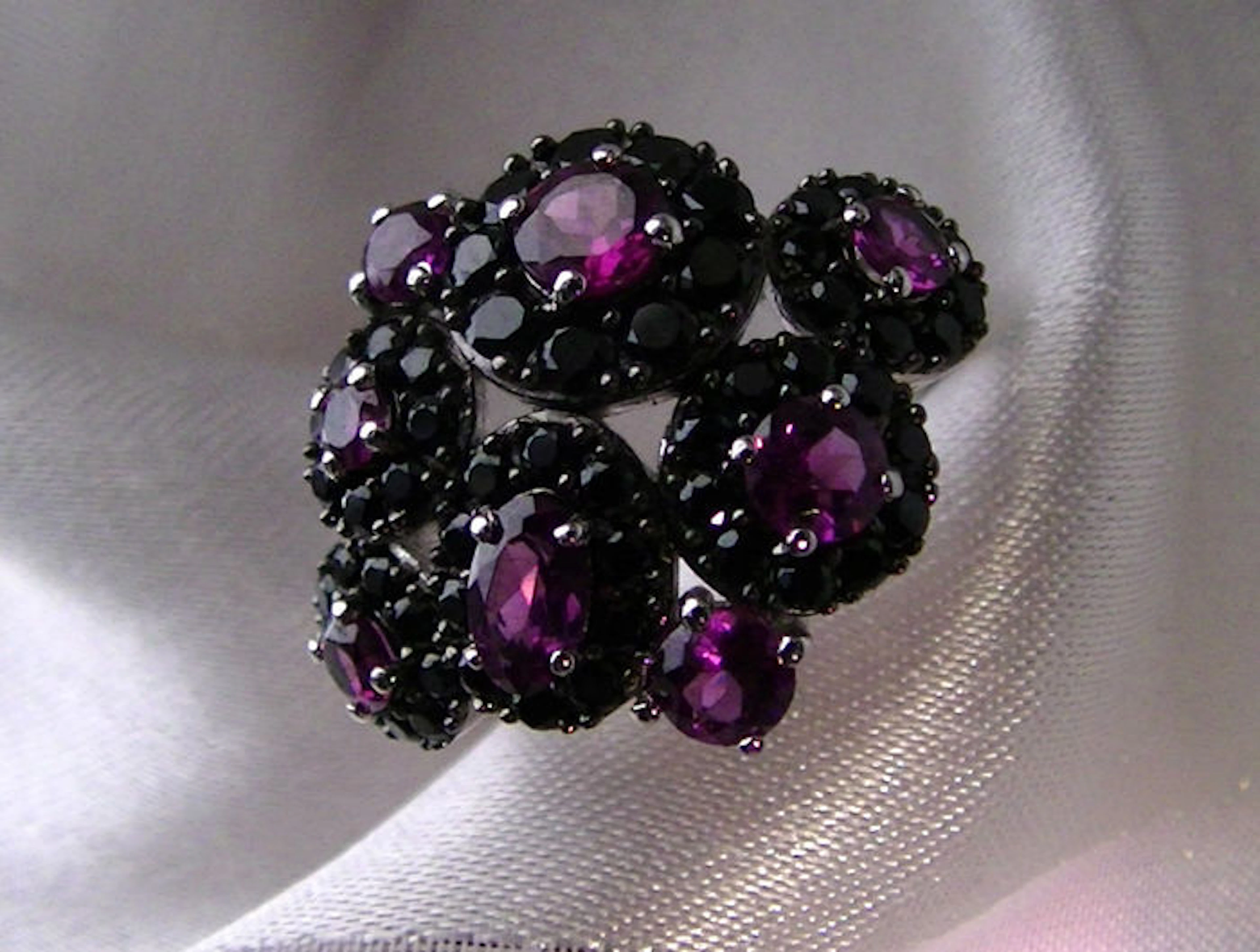 Rhodolith spinel, round faceted 2.35 ct Cocktail ring 925 Silver