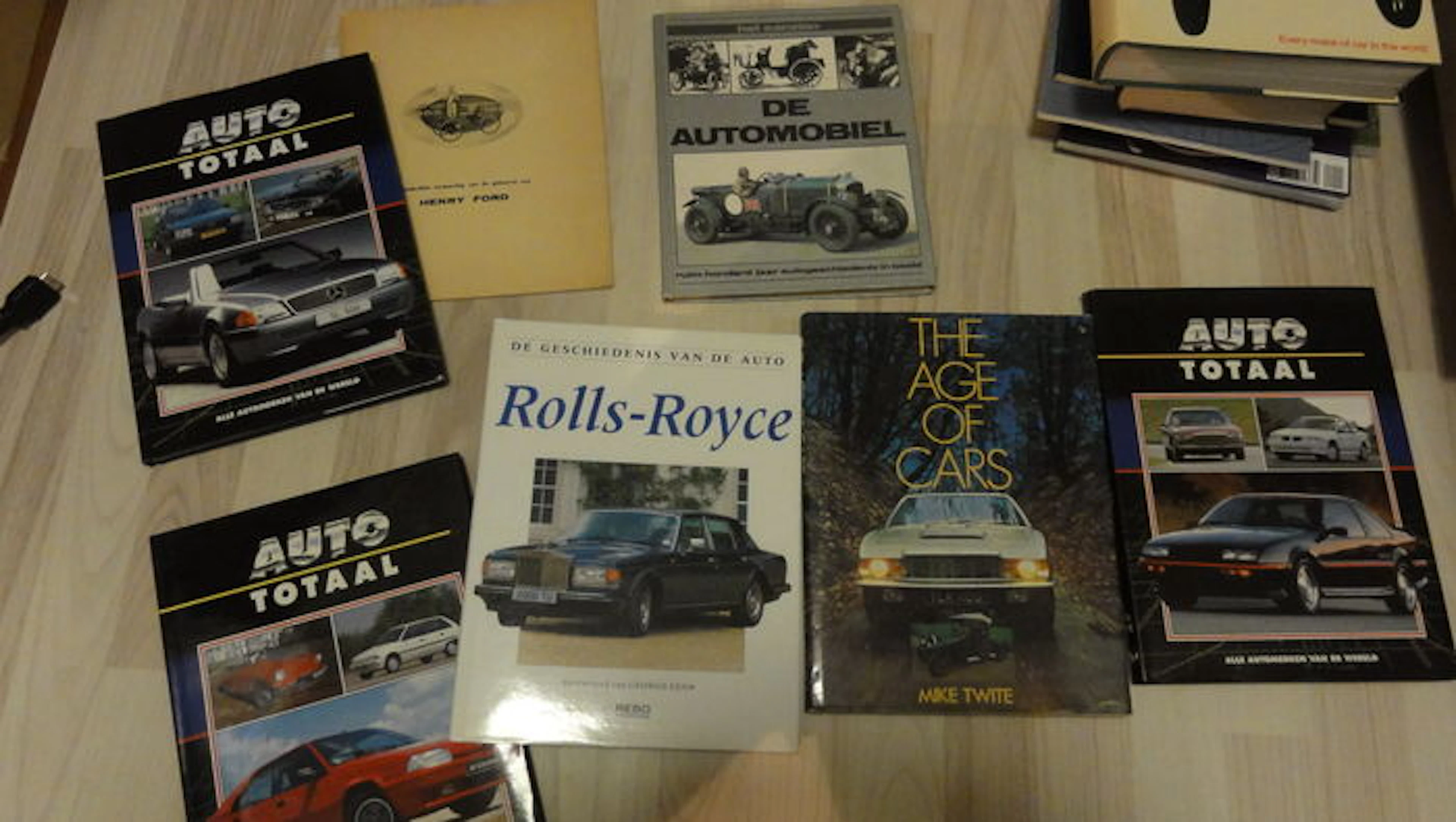 Boeken - 25 x - o.a. Citroën, 2CV, Traction, Volkswagen, Ford, Opel, Rolls-Royce