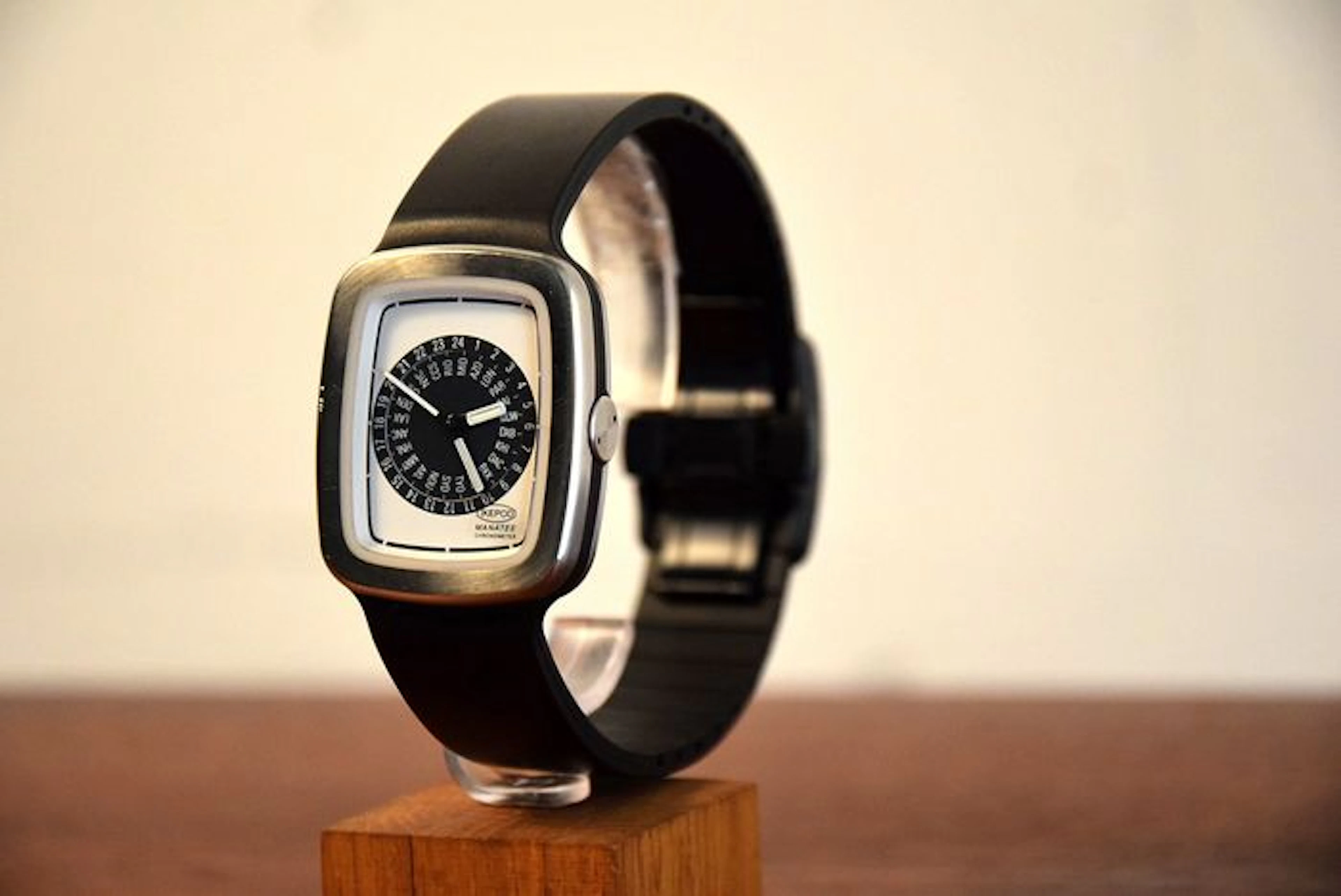 Ikepod Manatee (N.O.S.) Design Marc Newson - mens wristwatch - nineties.