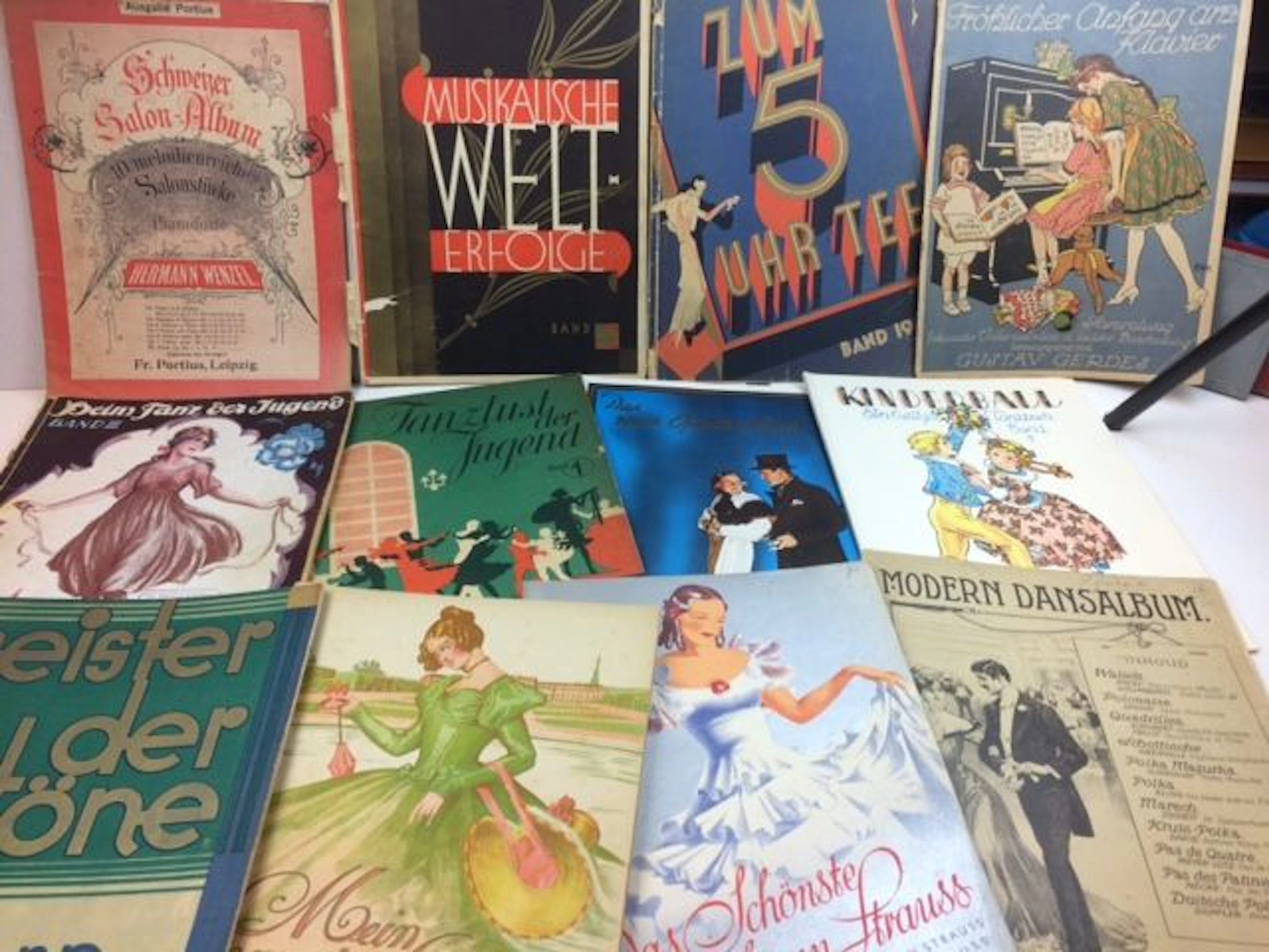 Bladmuziek; Lot met 16 boeken met bladmuziek - 20e eeuw