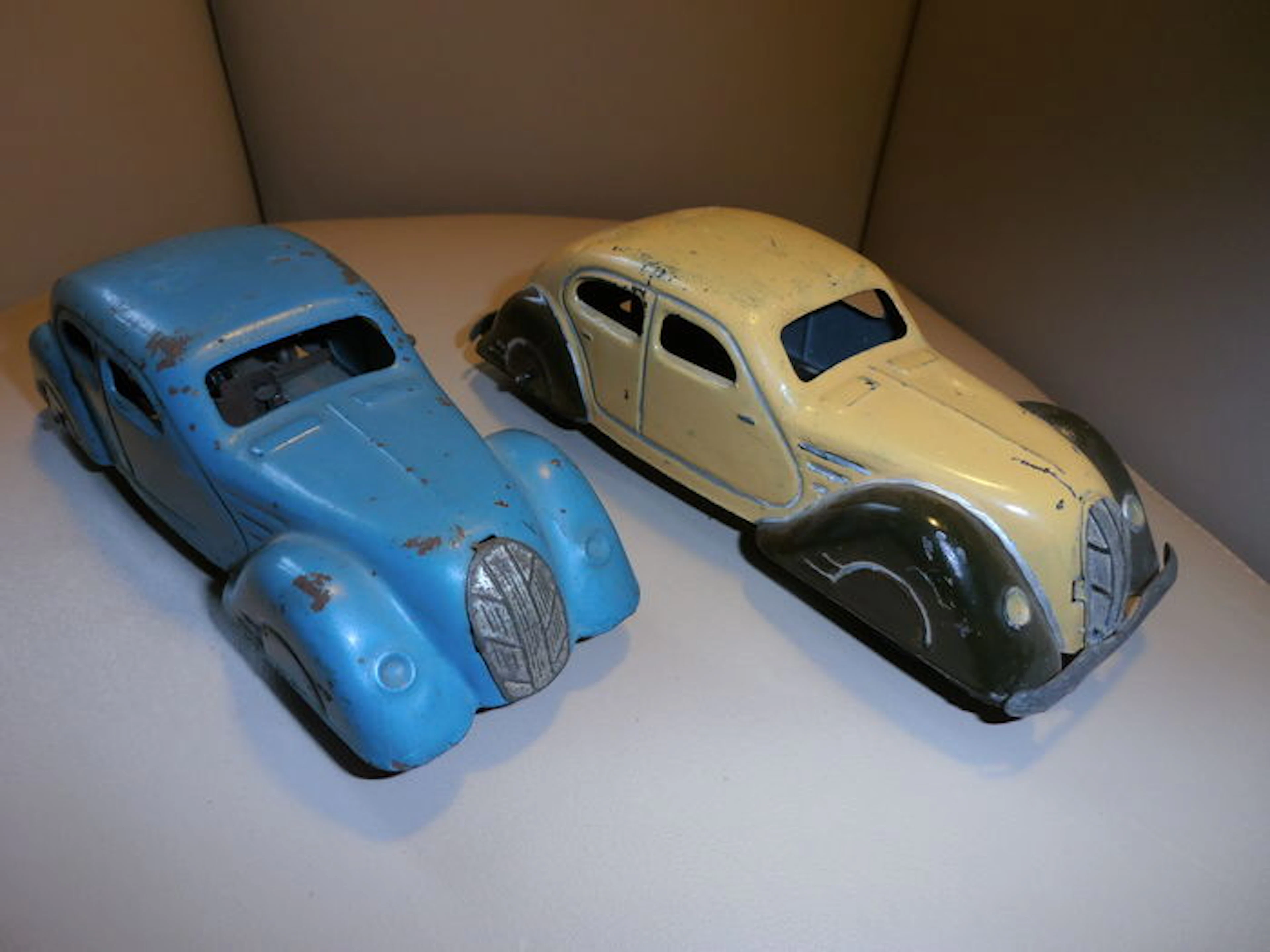 JEP, France - L. 17 cm - Lot de 2 Voitures "Conduite Intérieure" N°7455 avec mécanique à clé, années 30