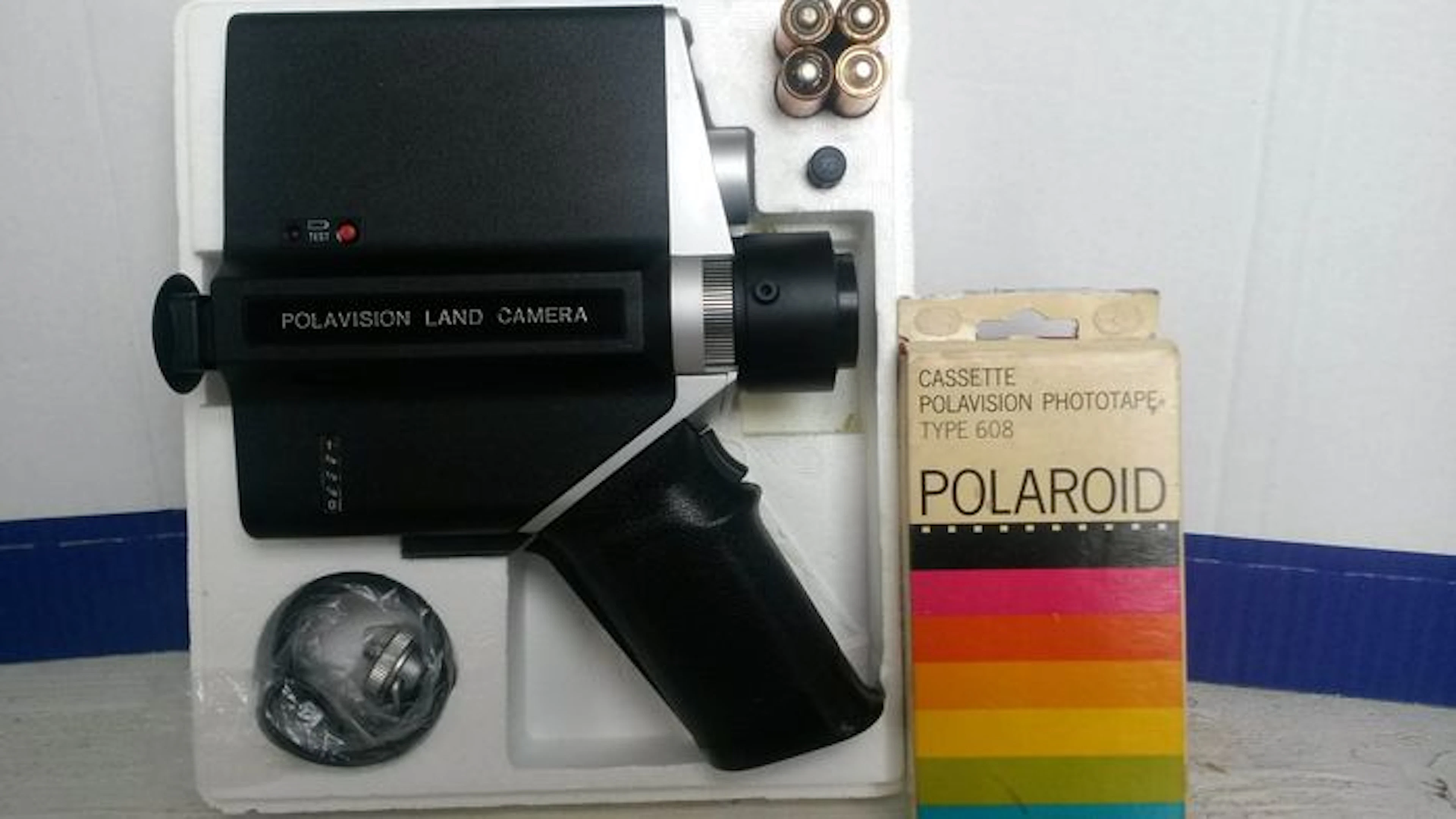 Polaroid polavision land camera - With cassette polavision phototape type 608