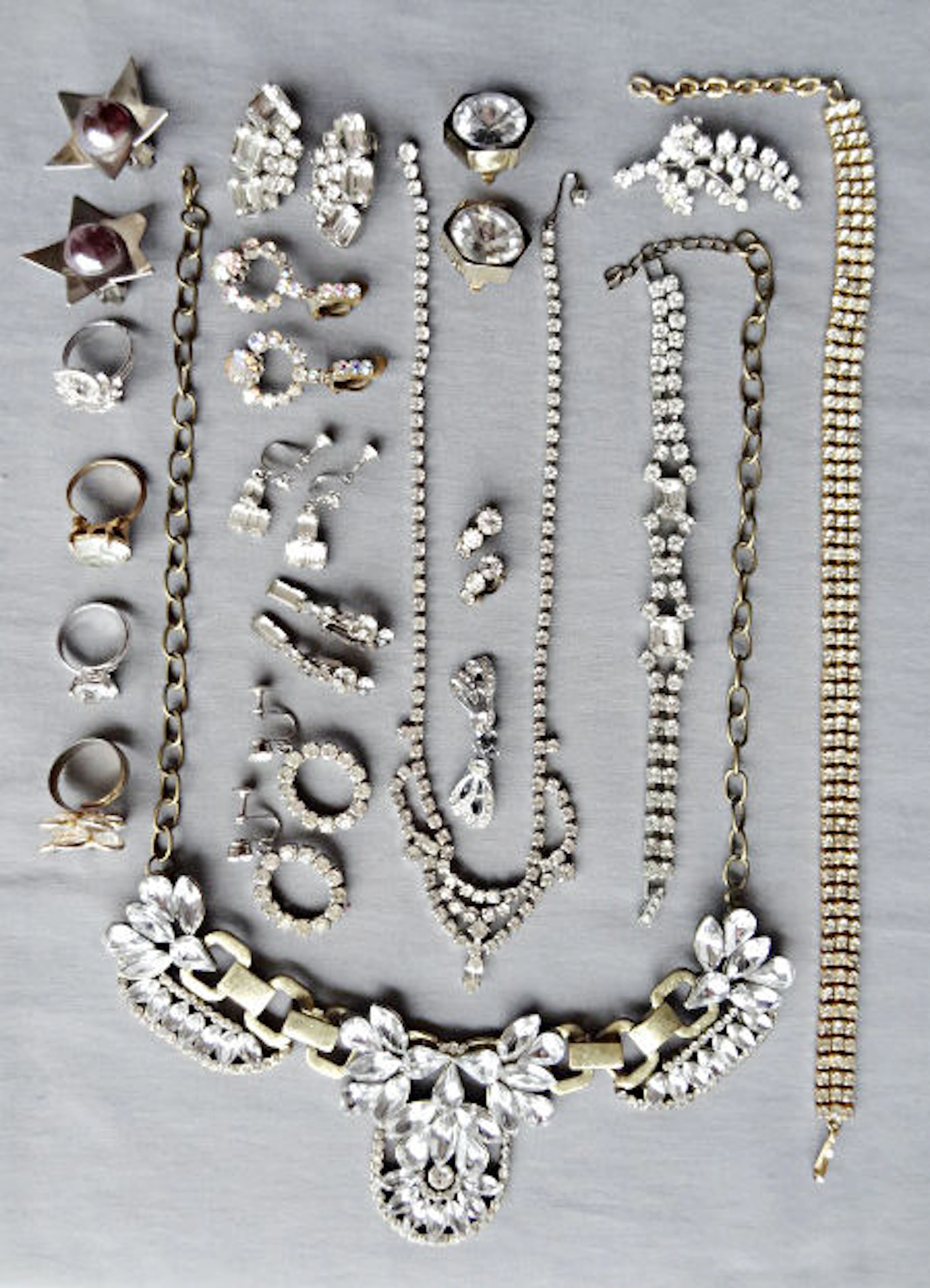 Lot - Vintage sieraden, o.a. ‘Coro’ en ‘Sarah Coventry’