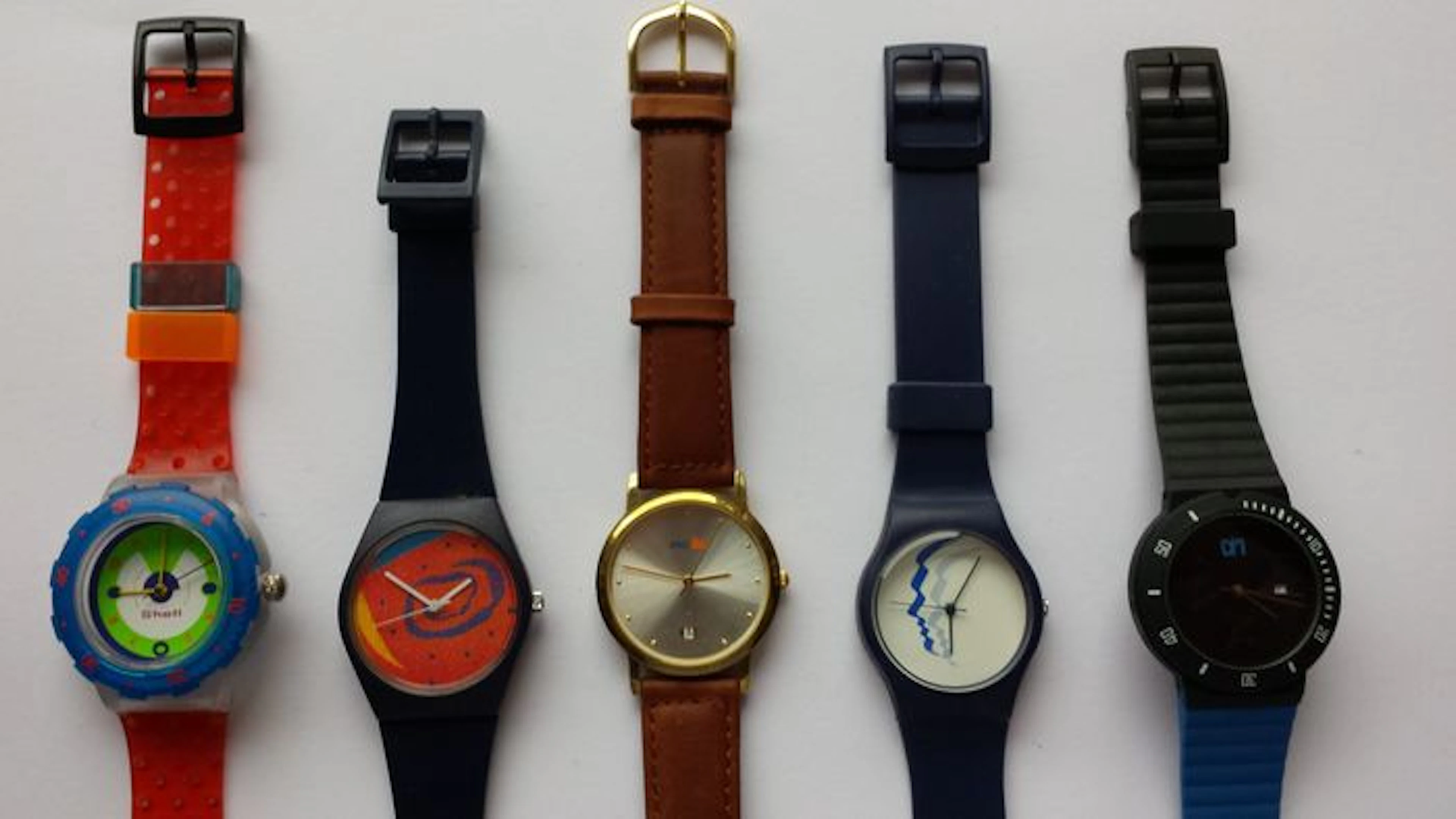 Lot van 50 different advertising watches, quartz