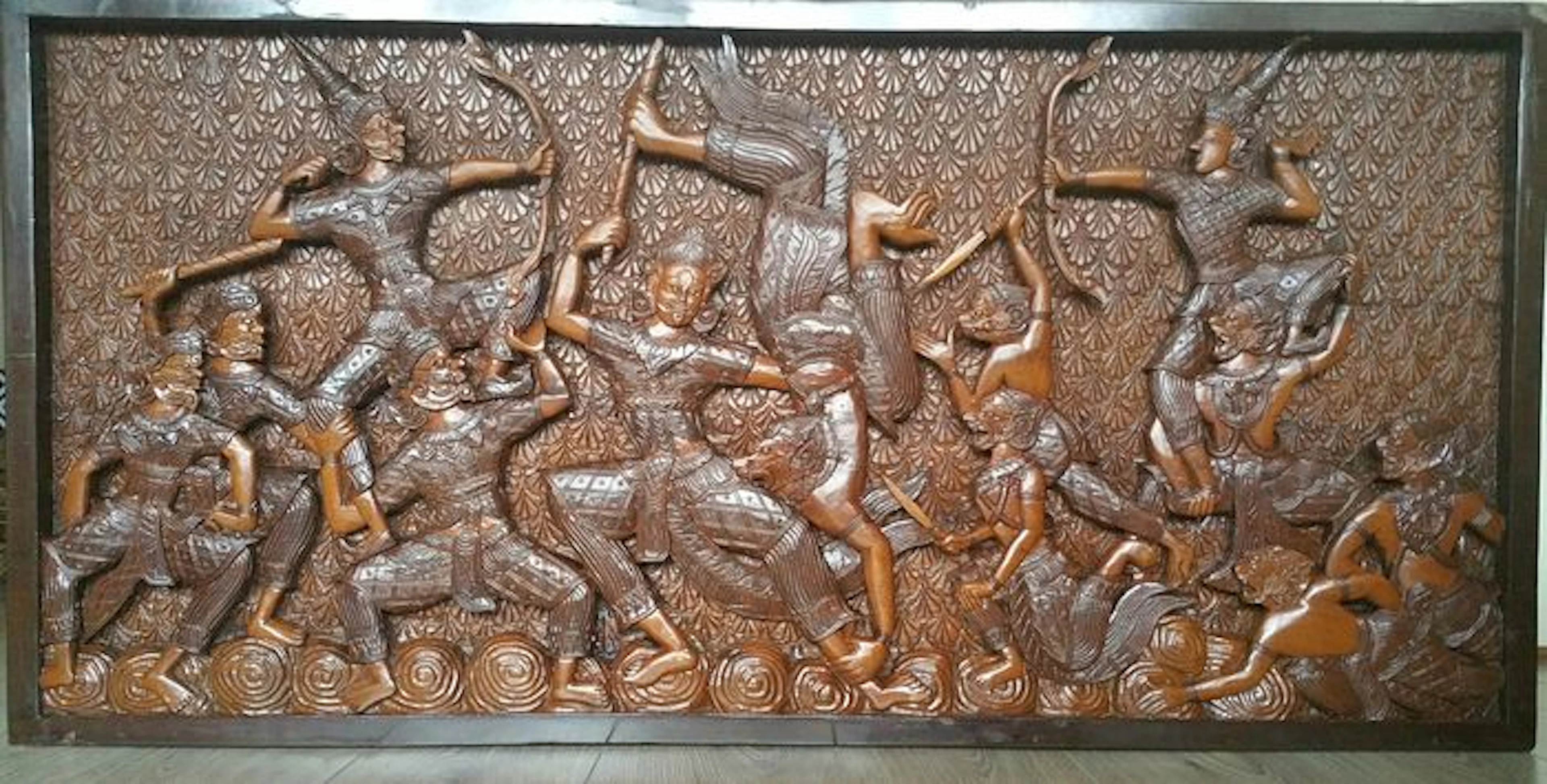 Houtsnijwerk Ramakien salontafel - Thailand - midden 20e eeuw