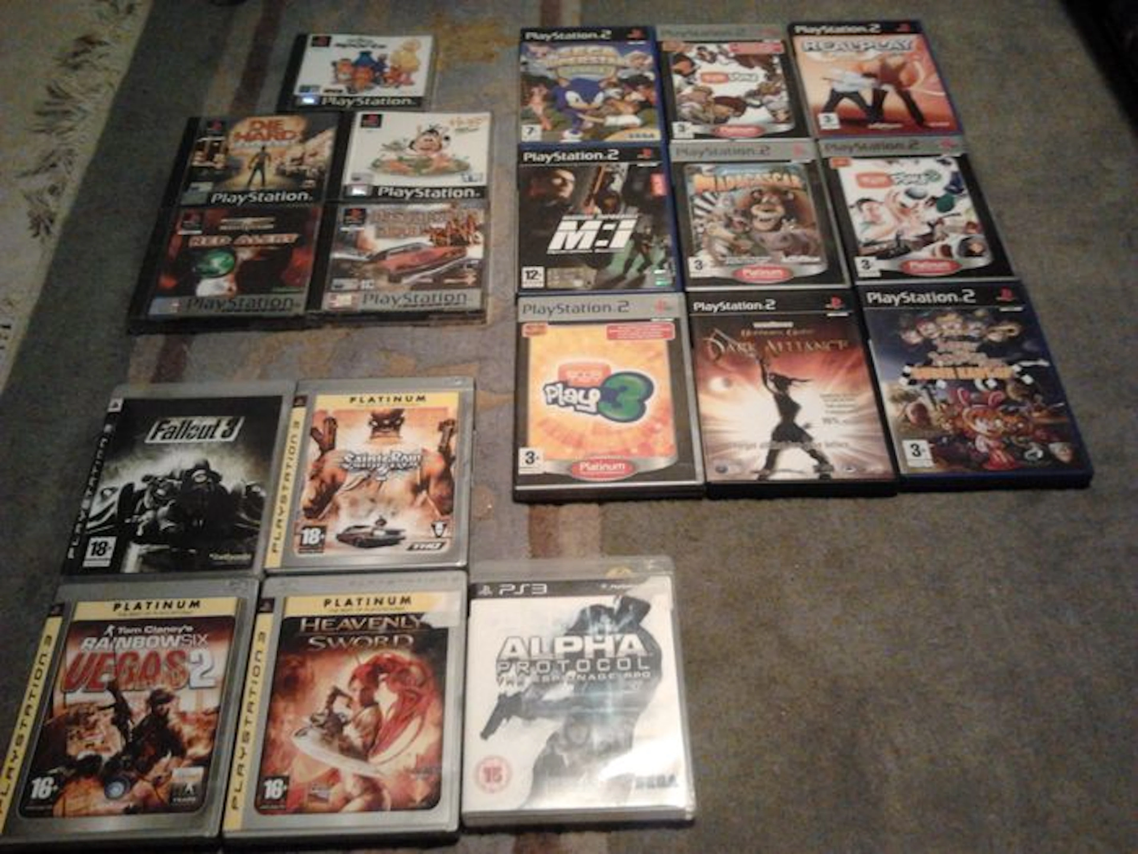 Lot of 19 Playstation 1, 2 and 3 videogames pal