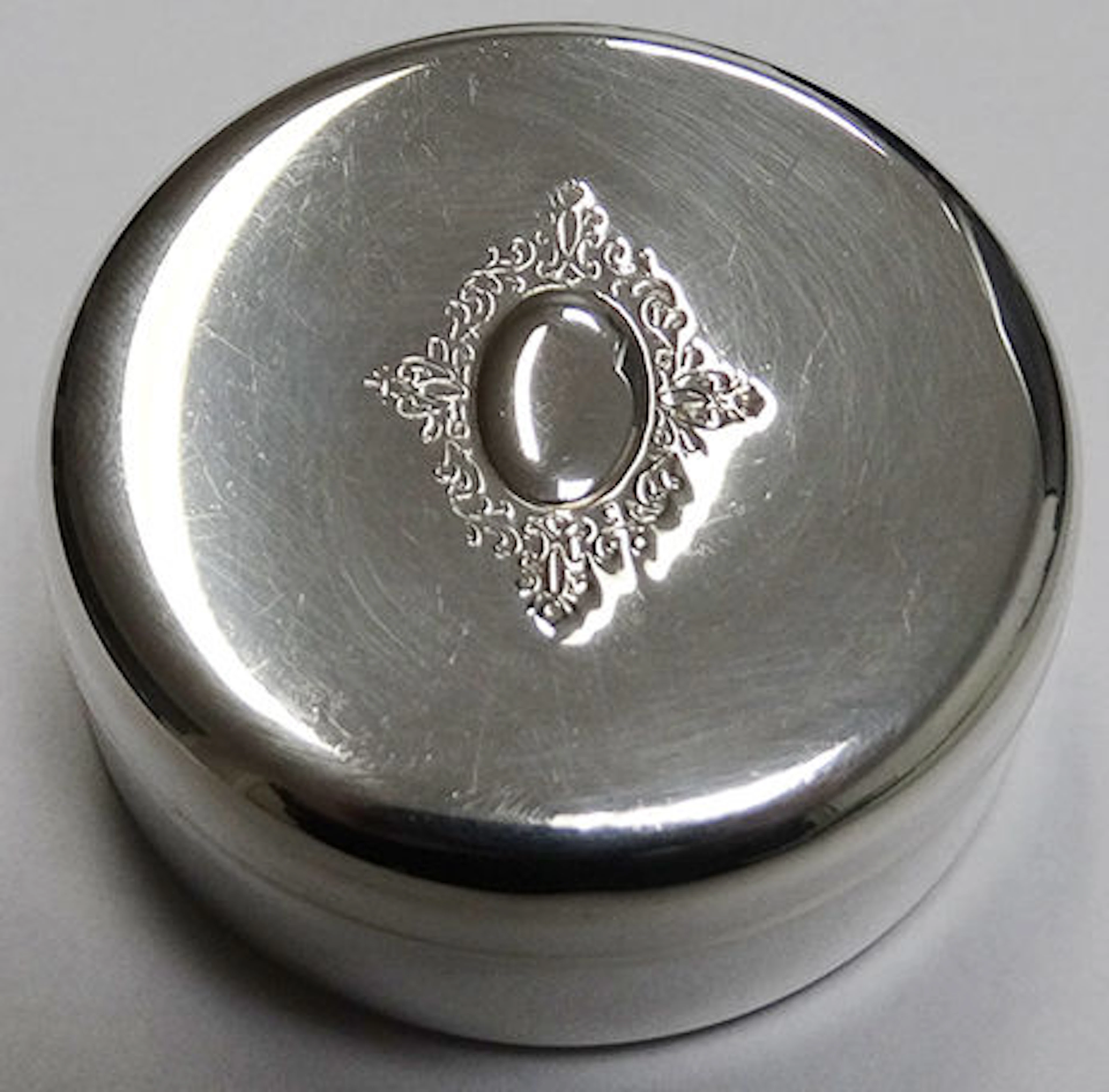 Small silver pillbox, Padova, 20th century