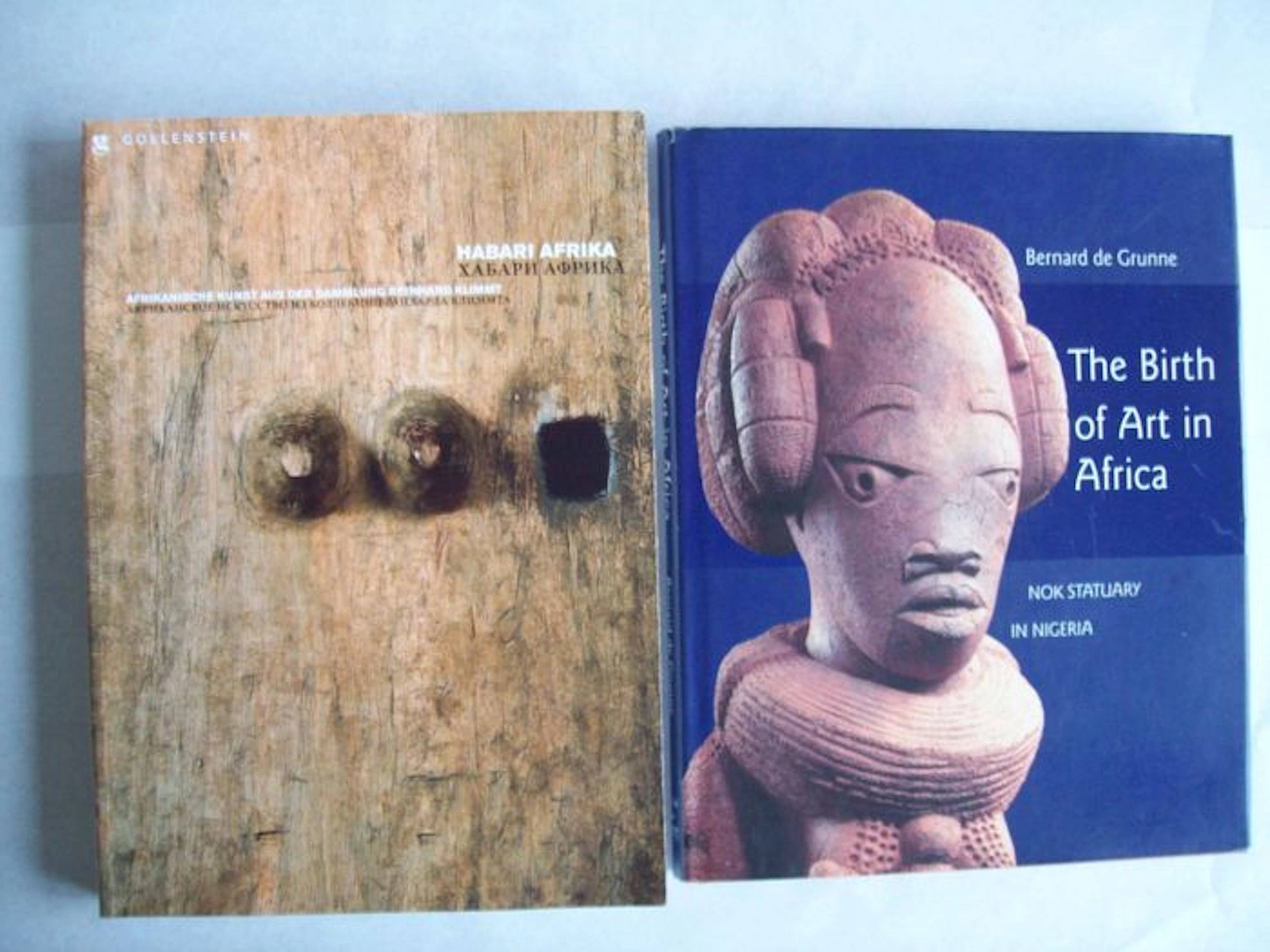 Africa; Lot with 2 books on tribal art - 2 volumes - 1999 / 2010