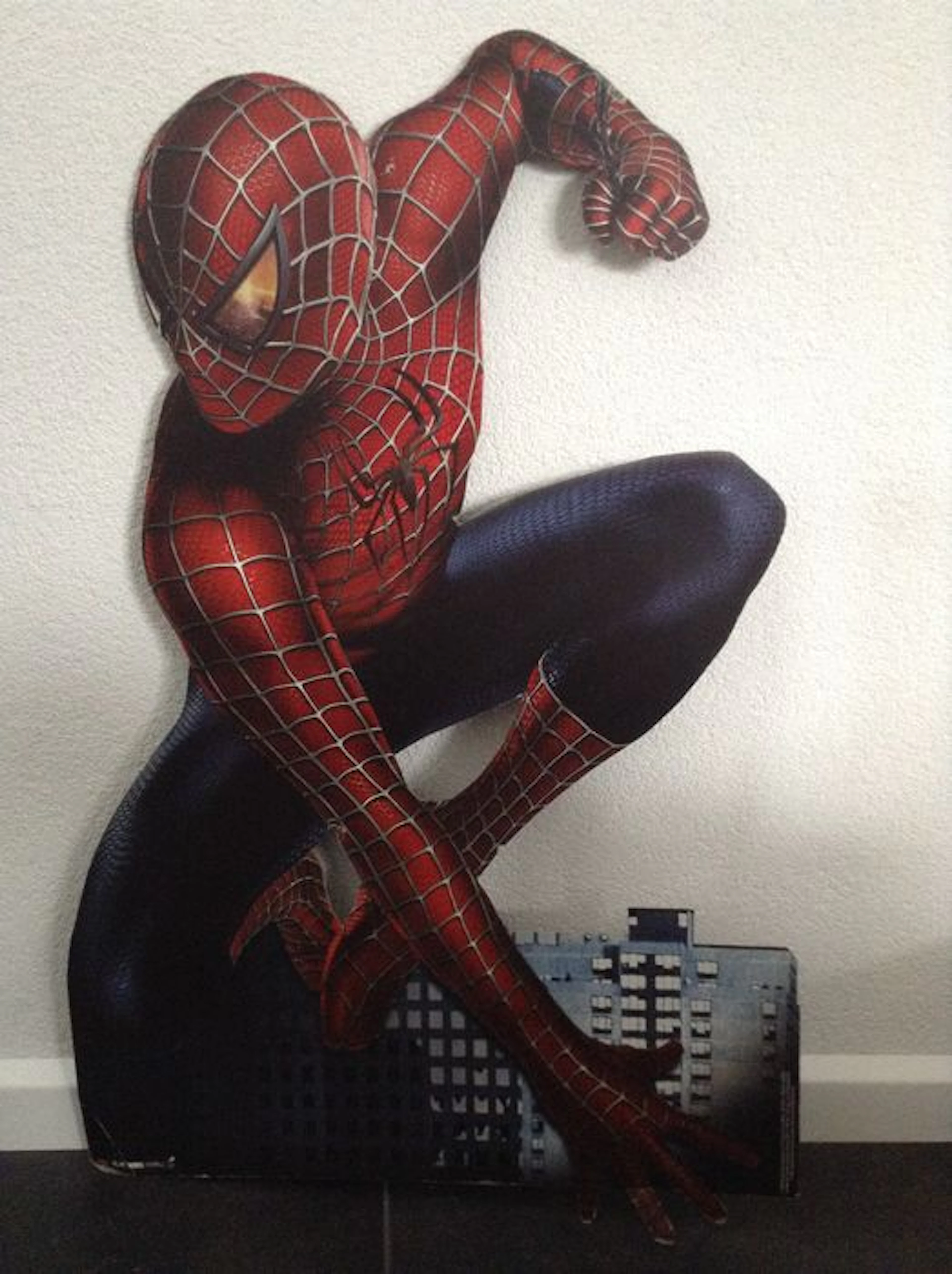 Spider-Man - Marvel Comics - lot of 3 items - a Spider-Man movie standee, a Spider-Man lunchbox with content and a Spider-Man money bank