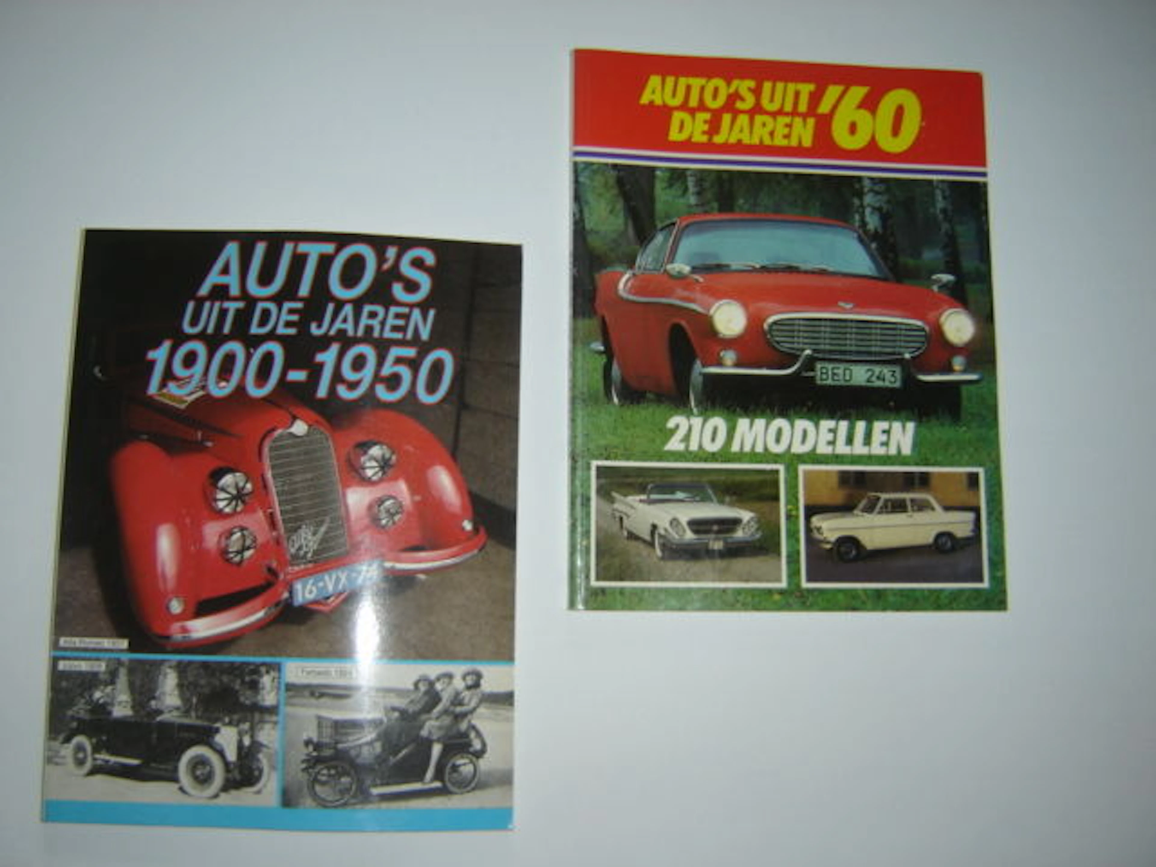 Lot van 2 oldtimer boeken . Auto s uit de jaren 60 , en Auto s uit de jaren 1900-1950.