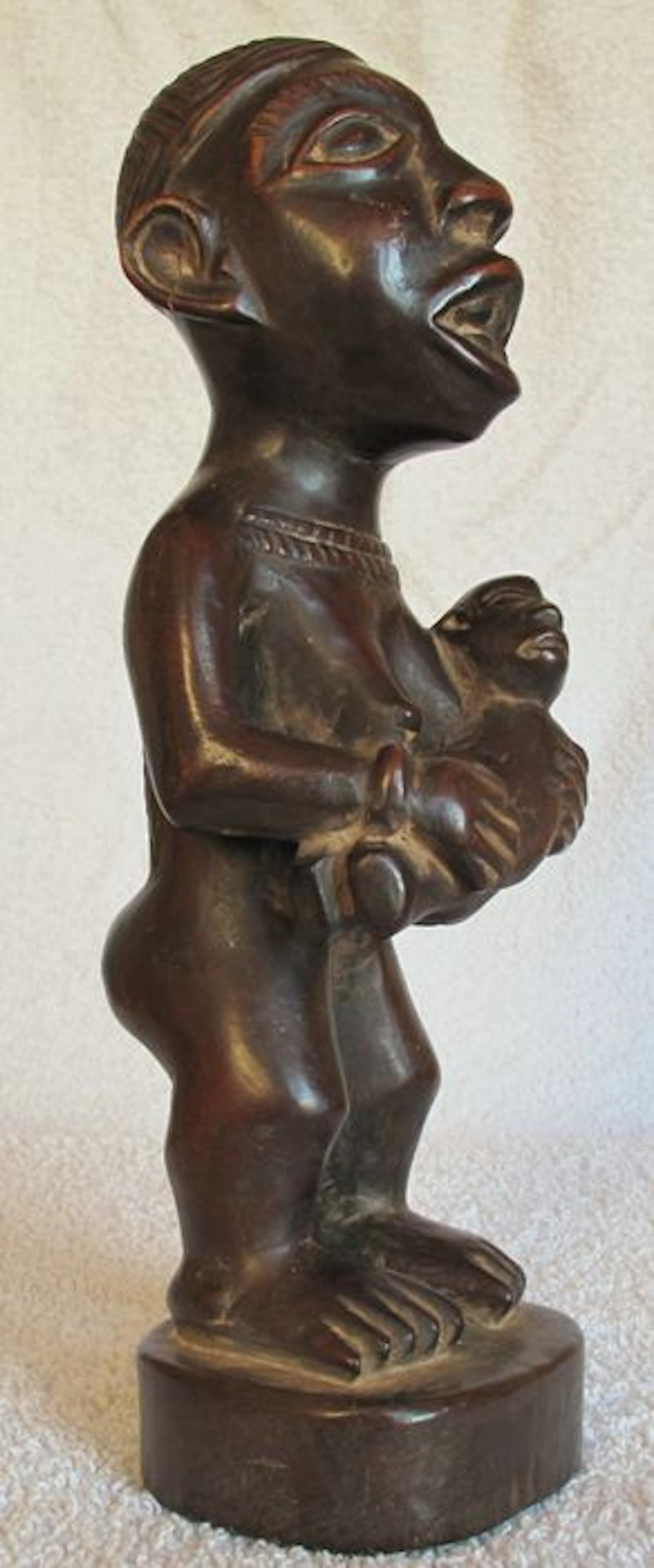 “Maternity”statue – YOMBE – D.R. of Congo