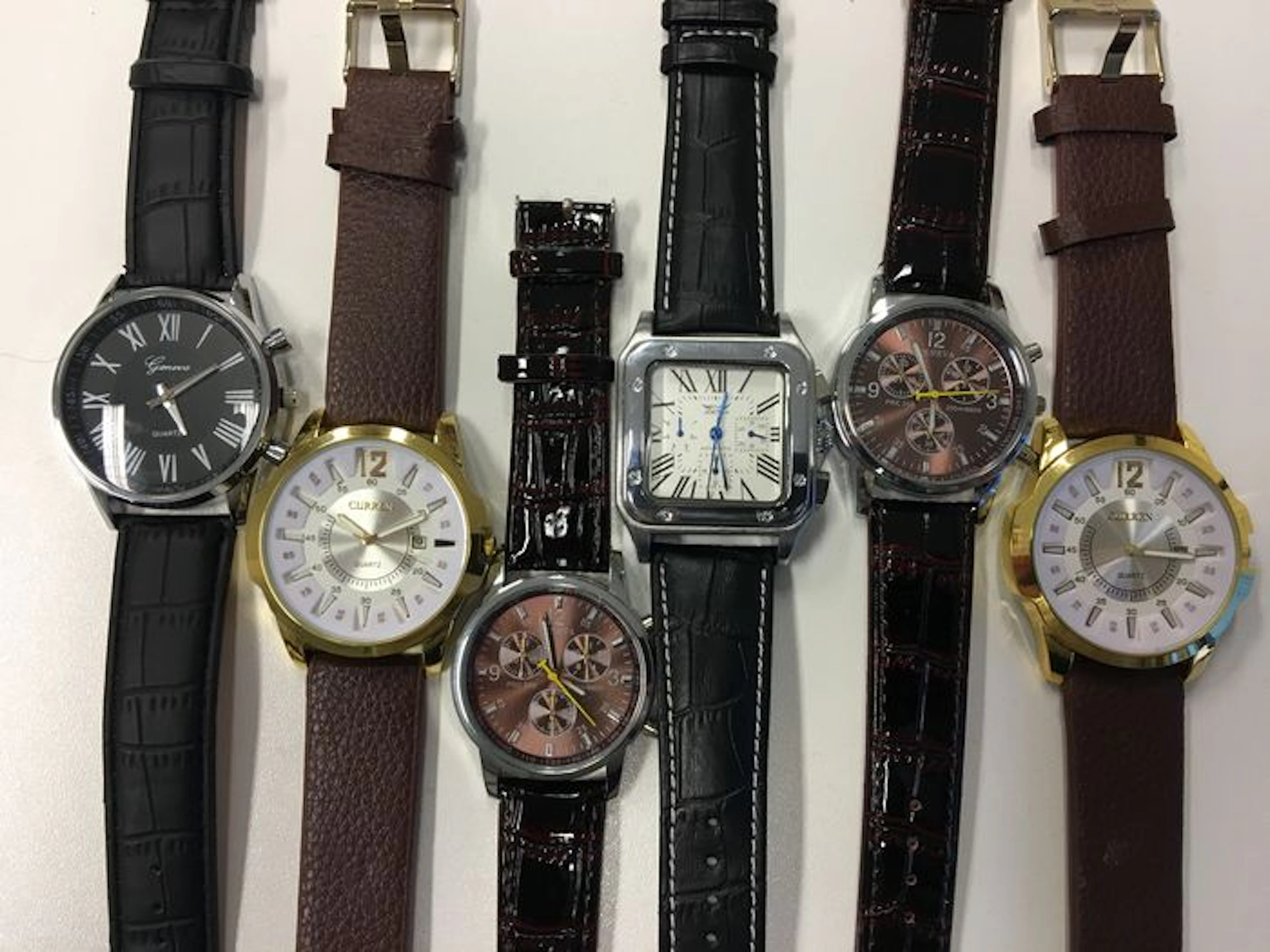 Lot van 6 heren horloges, moderne uurwerken.