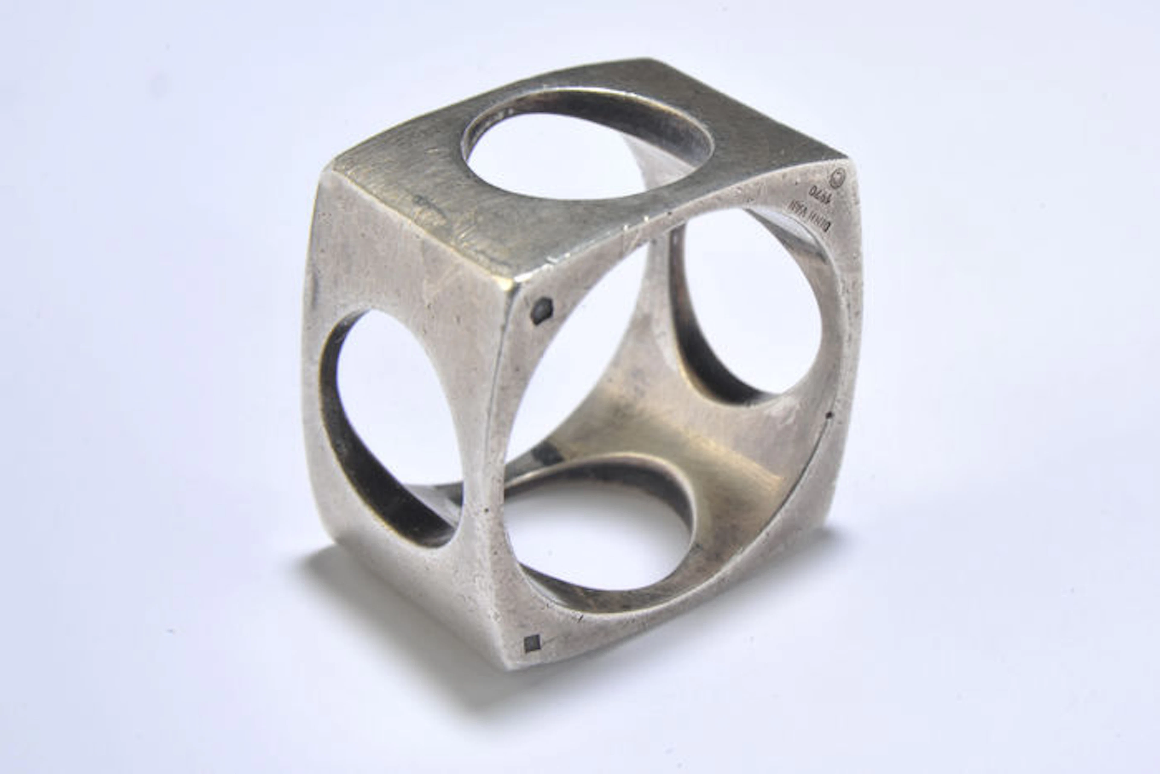 Dinh Van - Cubic ring made of openwork silver for Man Ray - 1970