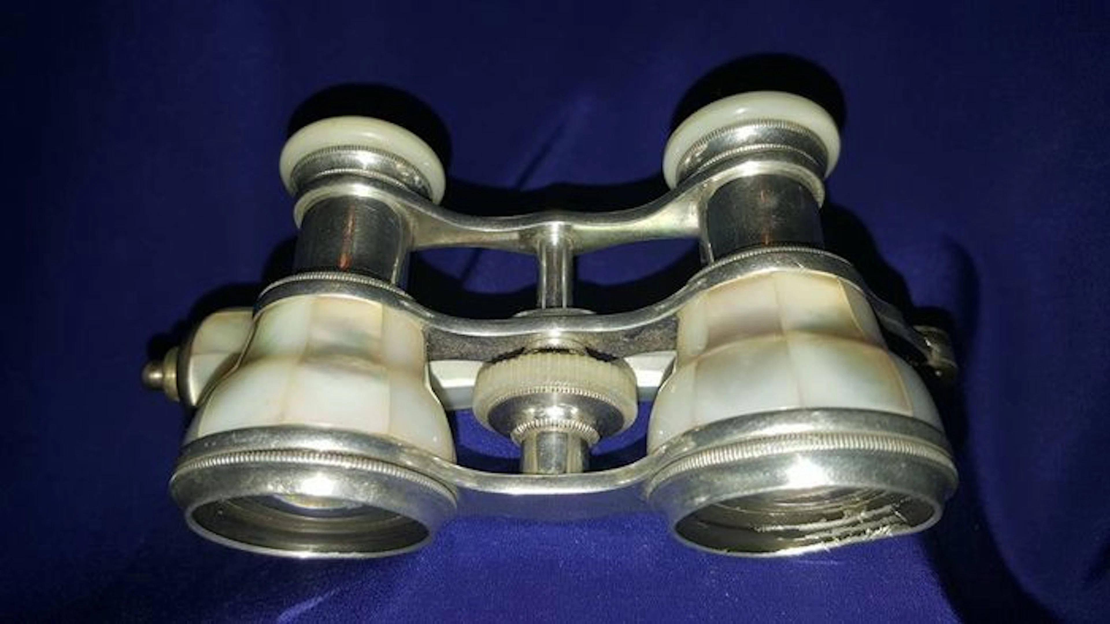 Opera glasses - mother of Pearl - Germany - first half of 20th century