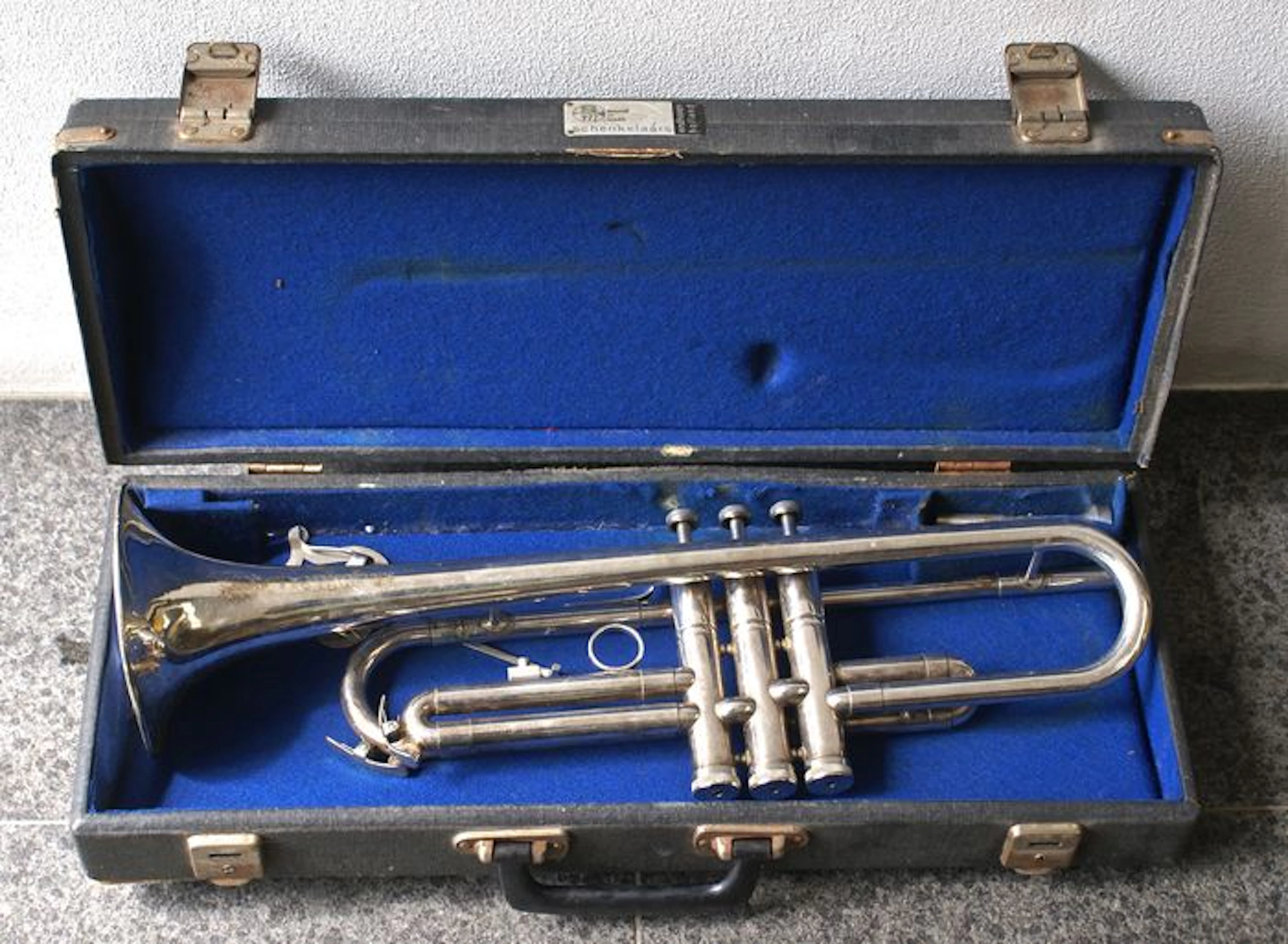 Trumpet: by Schenkelaars nr. 113074 ("M")