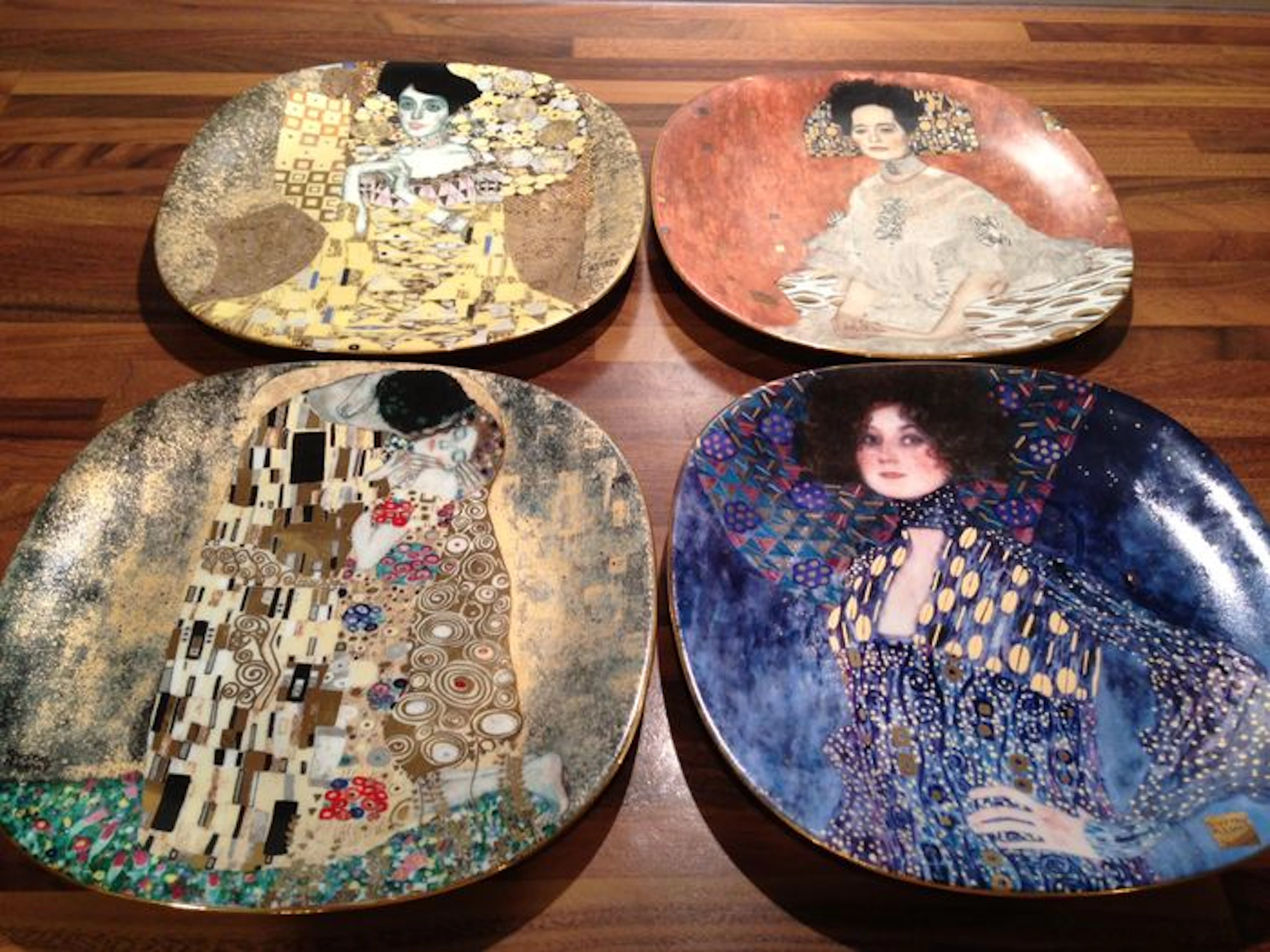 4 Stk. Sammelteller Gustav Klimt Lilienporzellan - Der Kuss etc.
