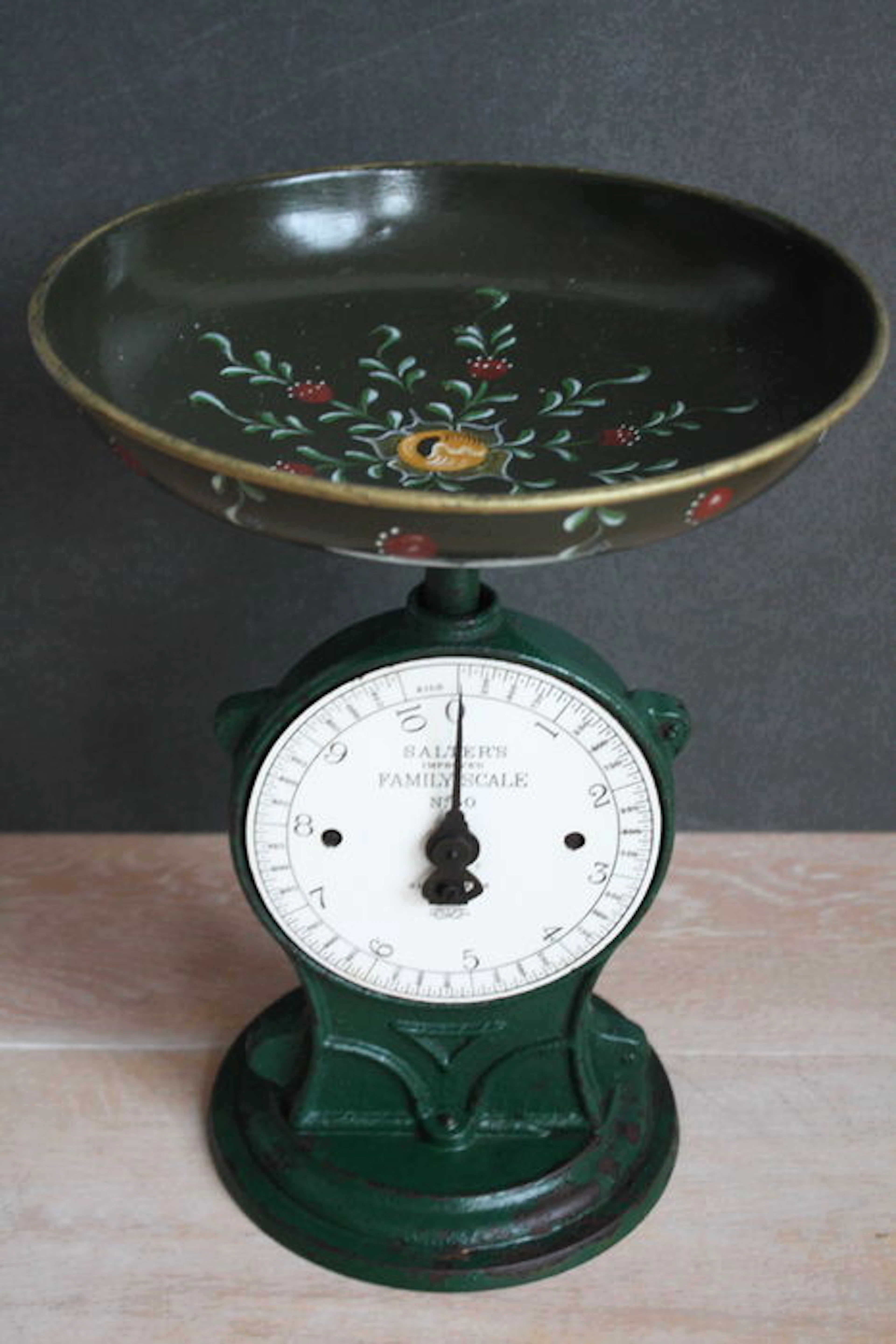Large Salter cast iron scale with rare Hindelooper painted decoration