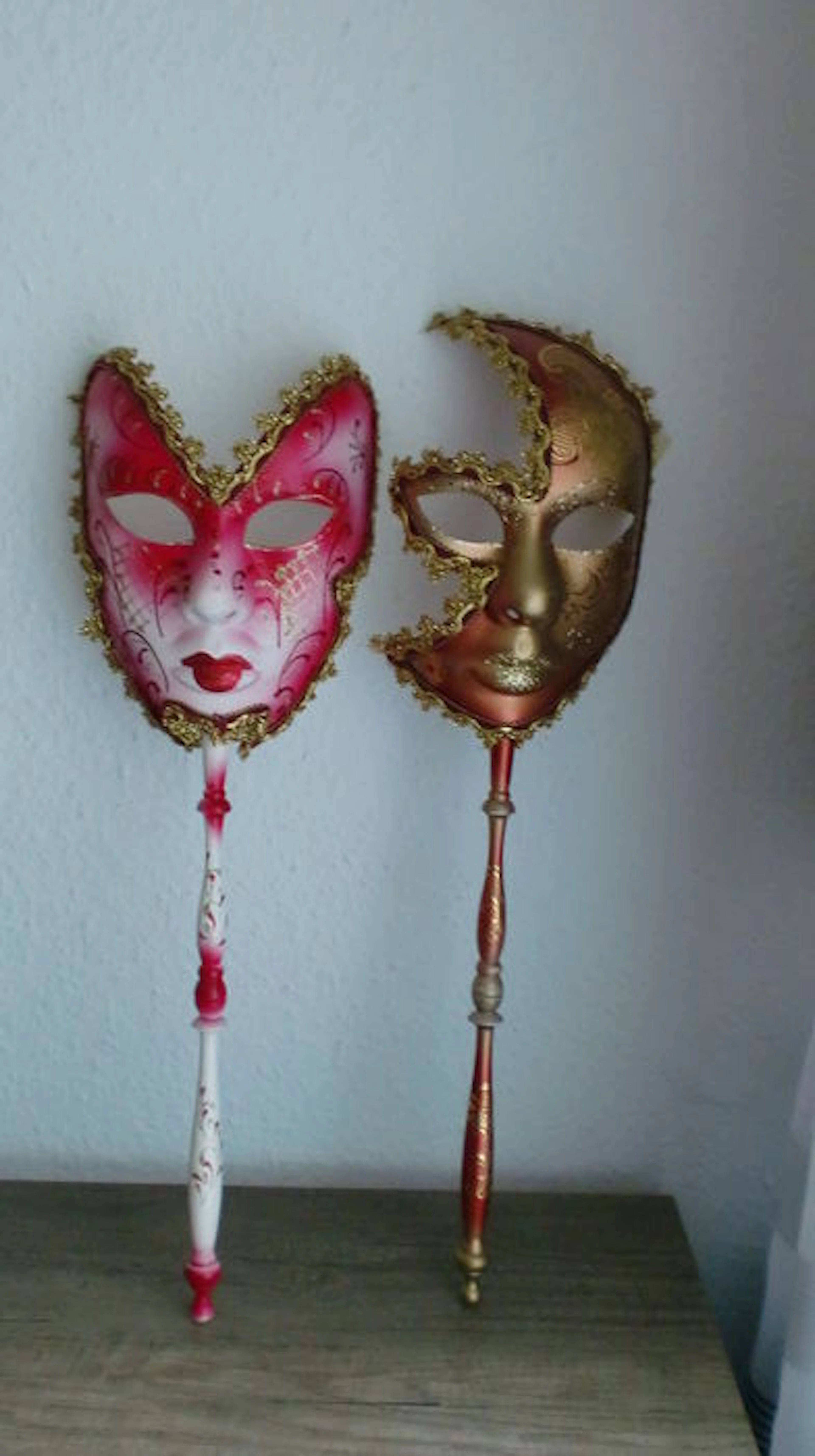 2 Venetian masks, papier mâché, very decorative
