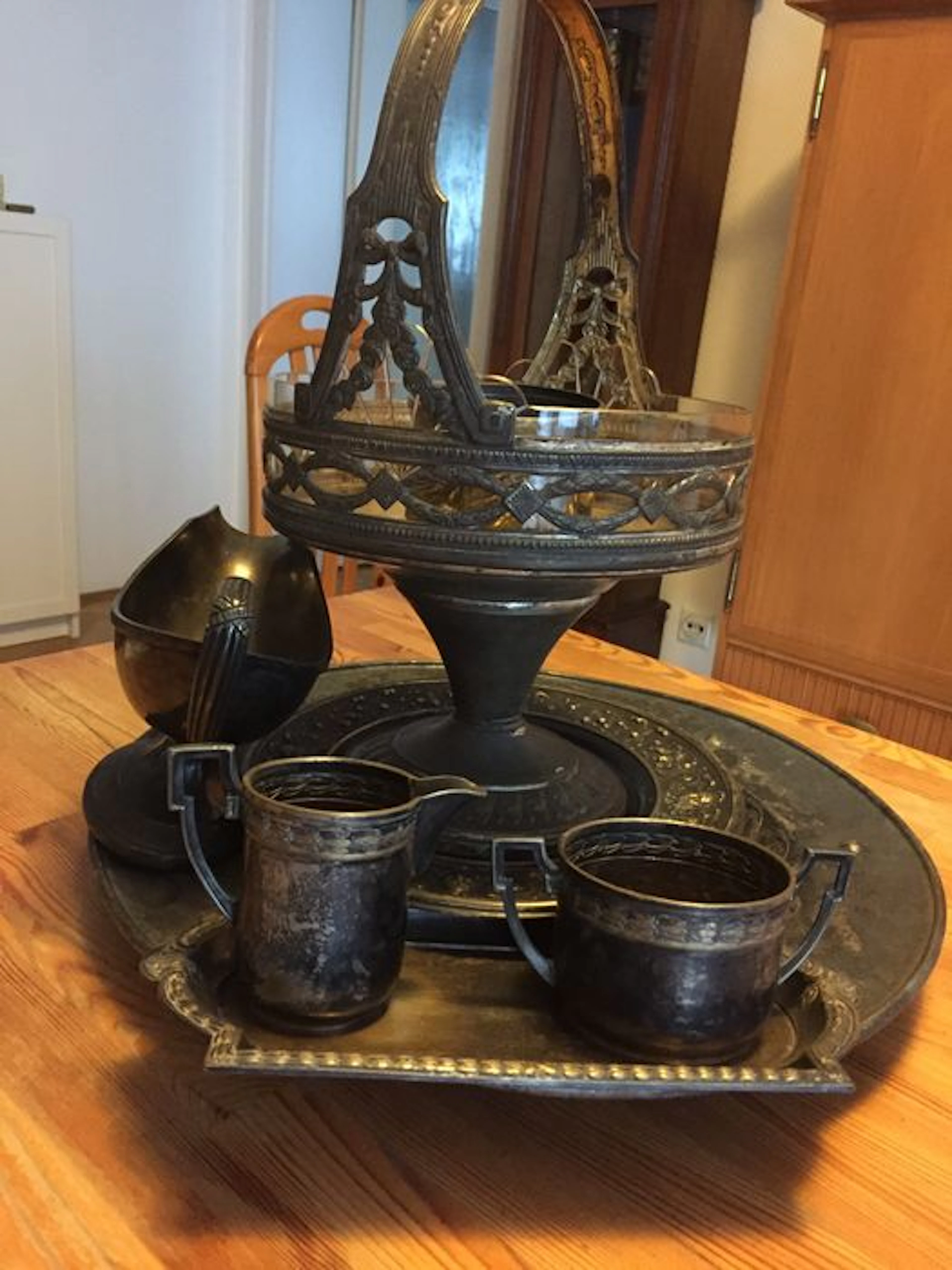 Antique table ware lot - Plates, baskets, cups, jugs - mostly tin - 19th and 20th century