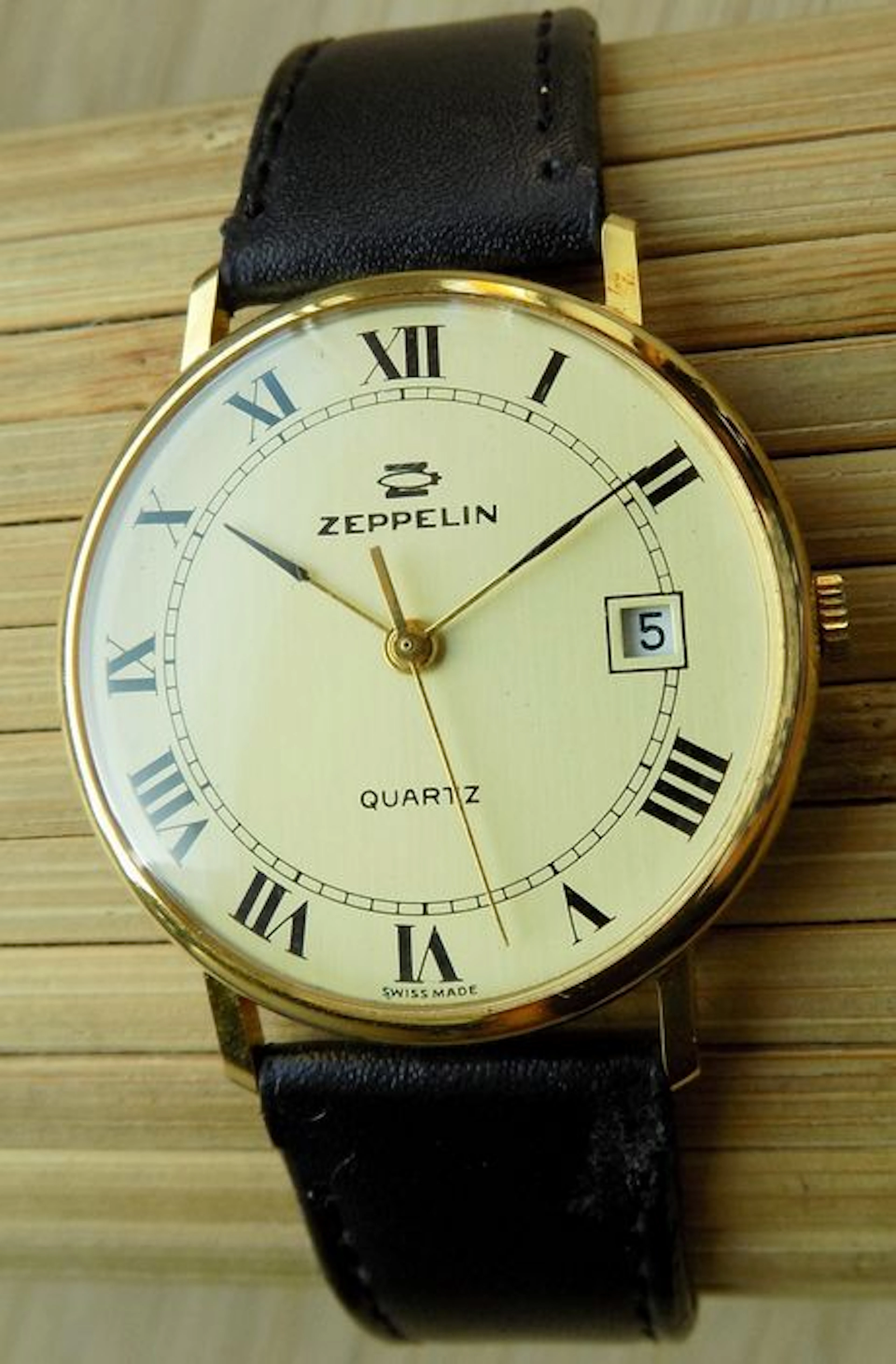 ZEPPELIN Switzerland with date -- men's wristwatch from the 1970s -- very rare collector's item