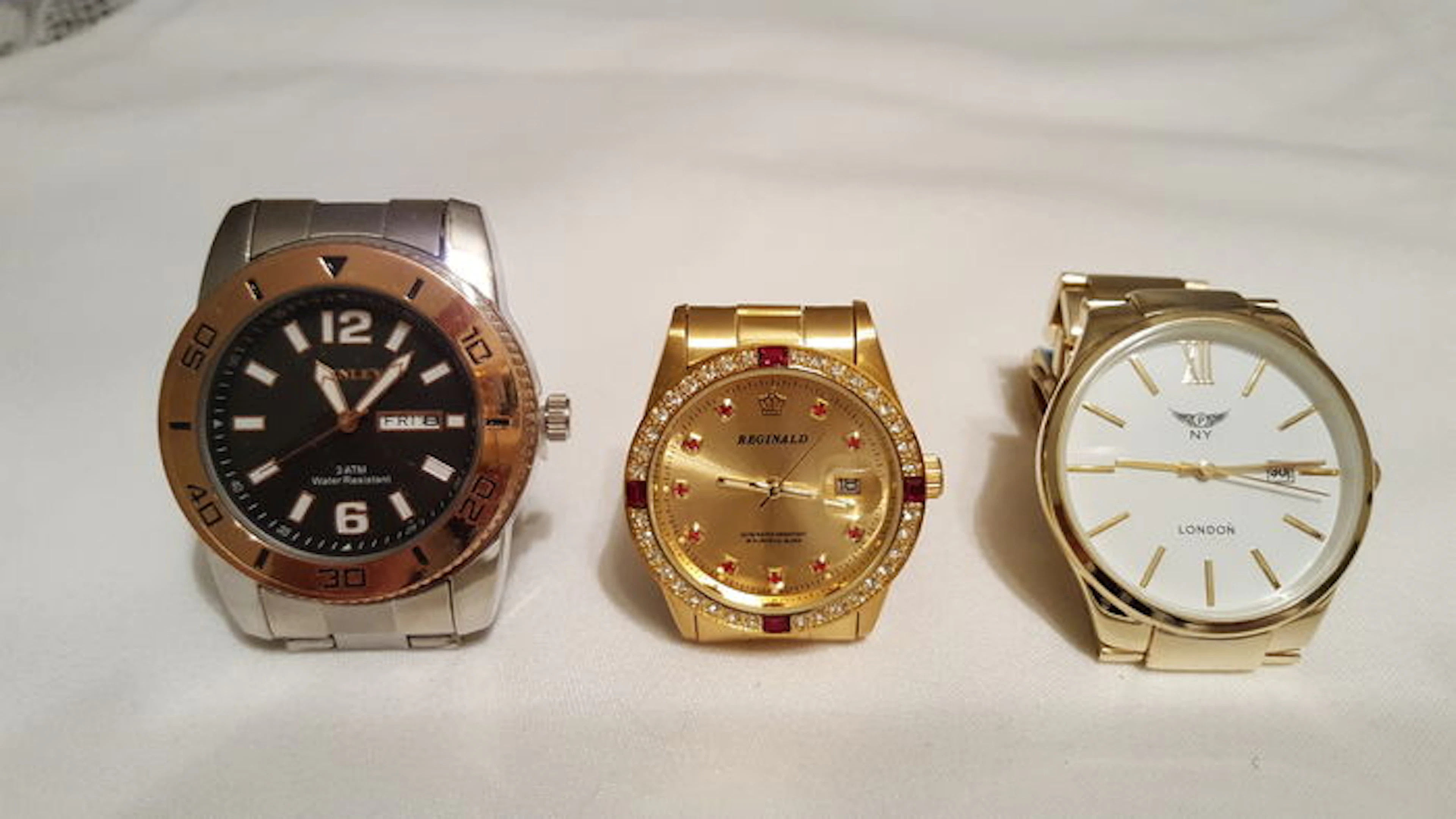 A lot of three watches Henley – Reginald – NY london