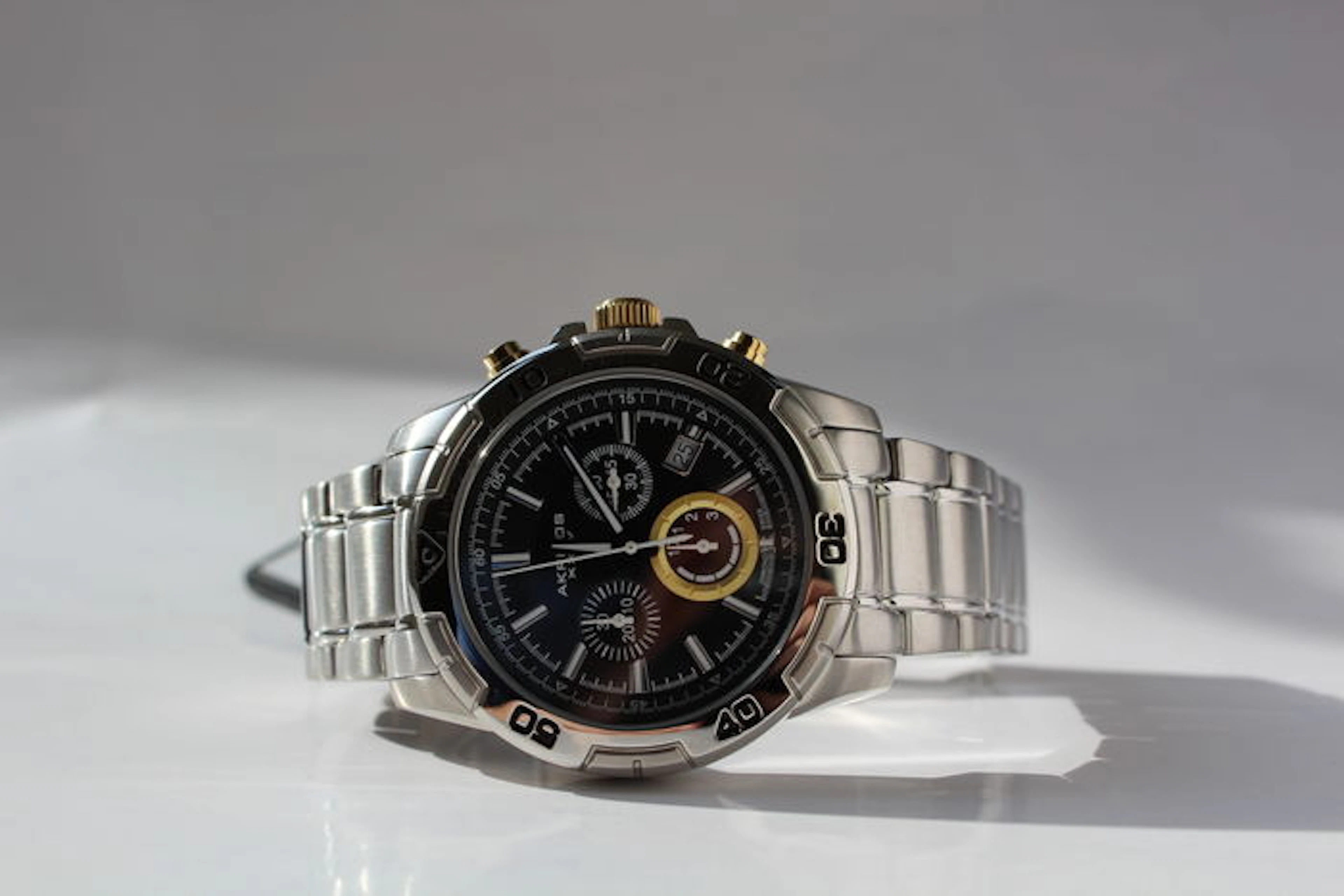 AKRIBOS XXIV Quartz Chronograph